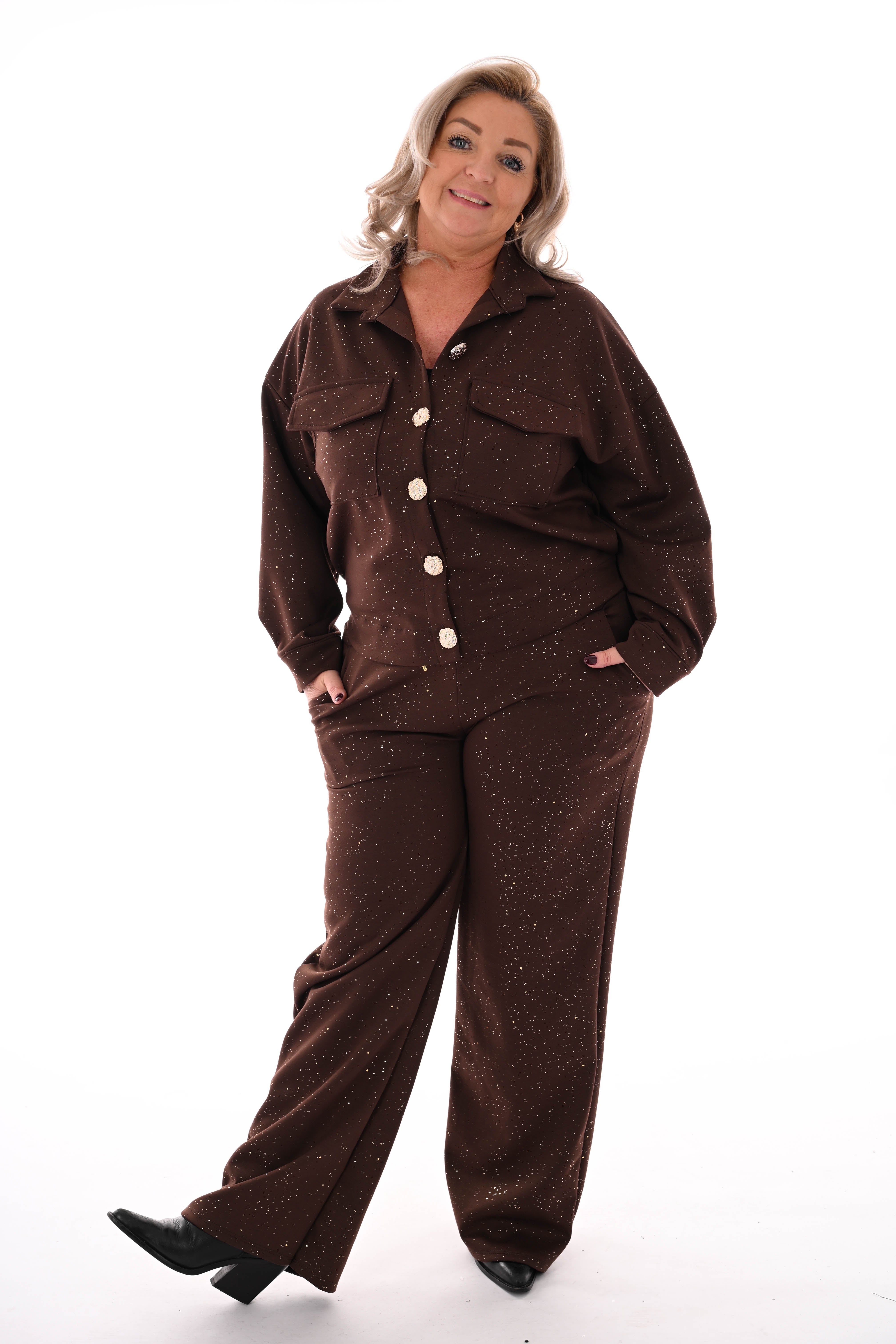 Tweedelig pak blouse met borstzakken en knopen glitters bruin