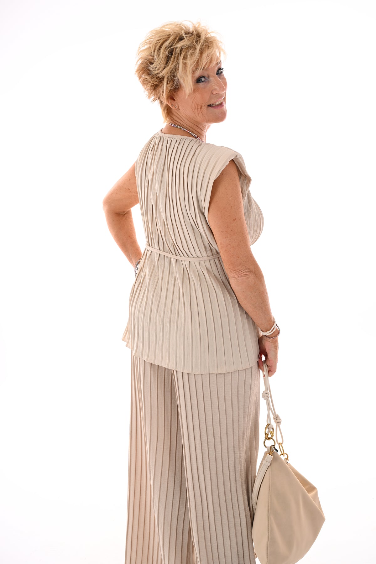 Tweedelig set plisse met ceintuur beige