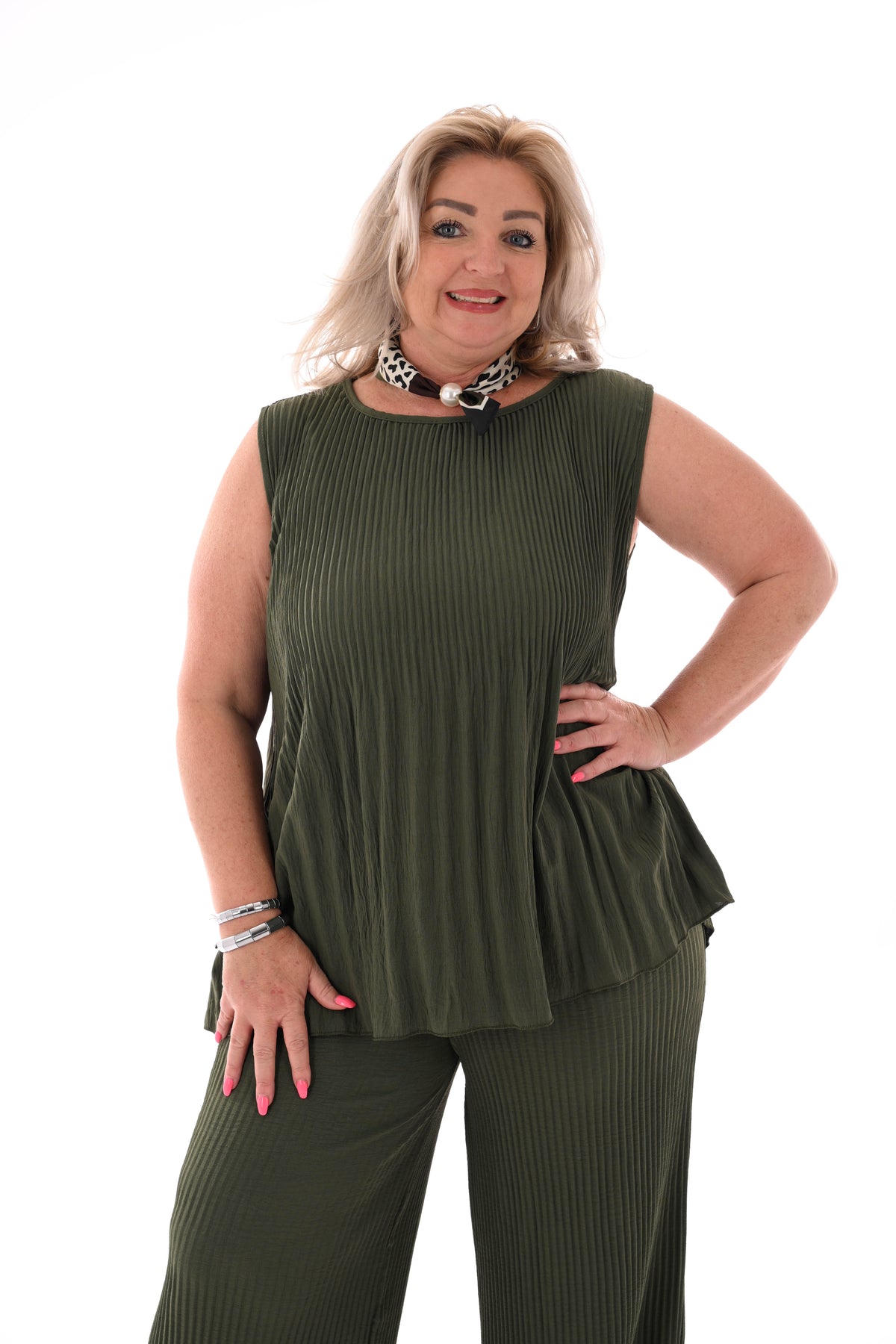 Tweedelig set plisse mouwloos legergroen