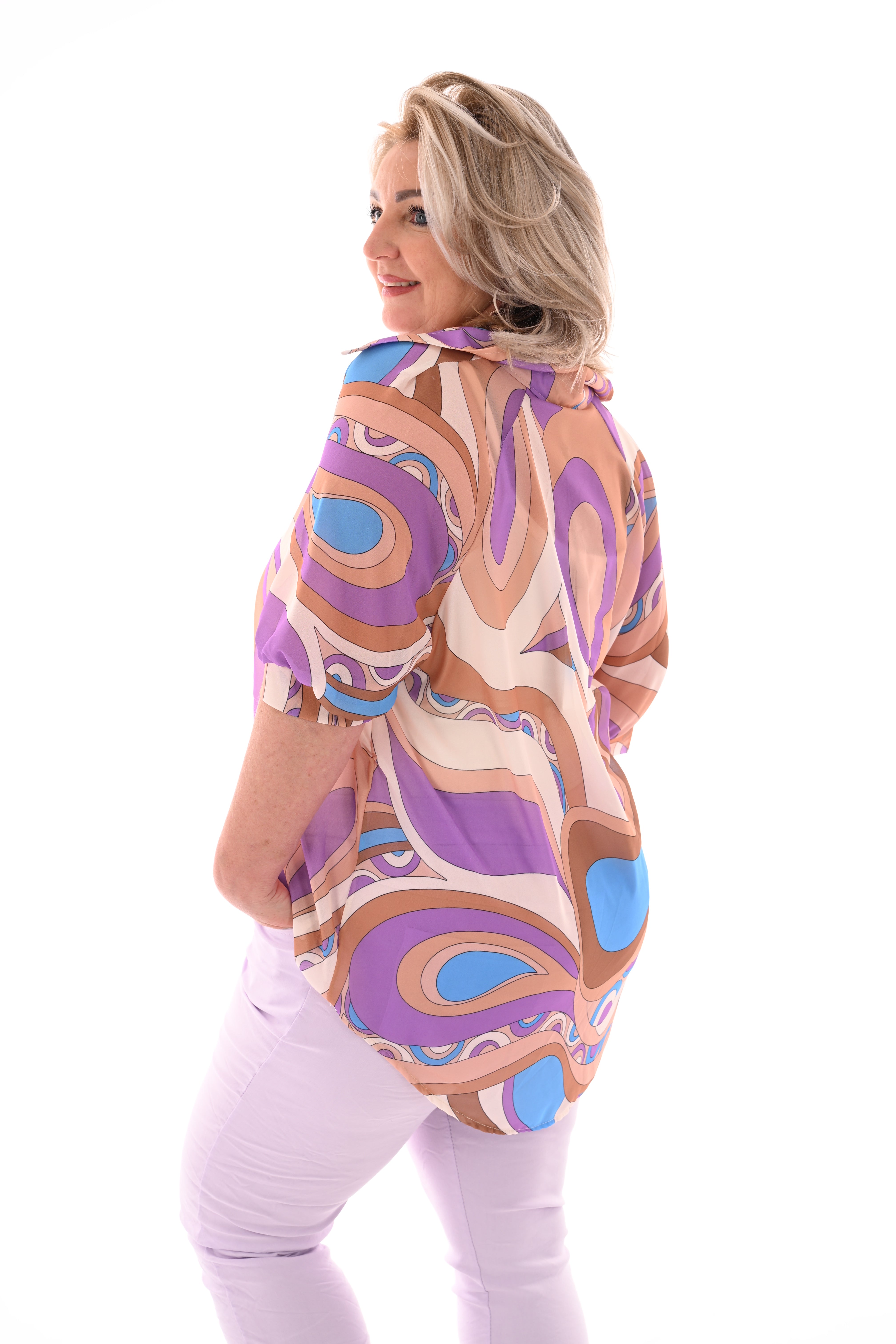 Blouse v-hals korte pofmouwen print abstract lichtbruin