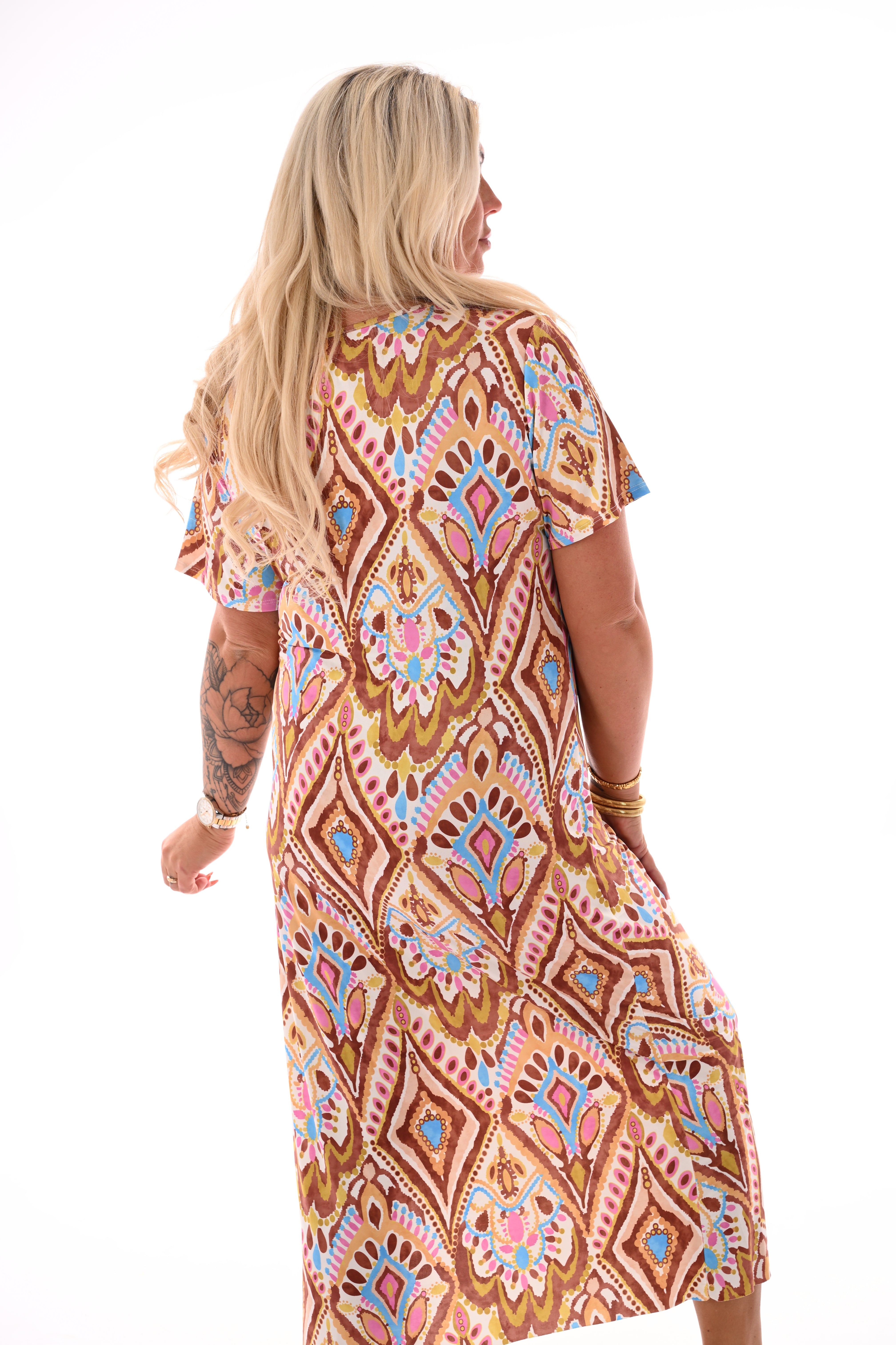 Jurk met knoop detail print bruin/geel