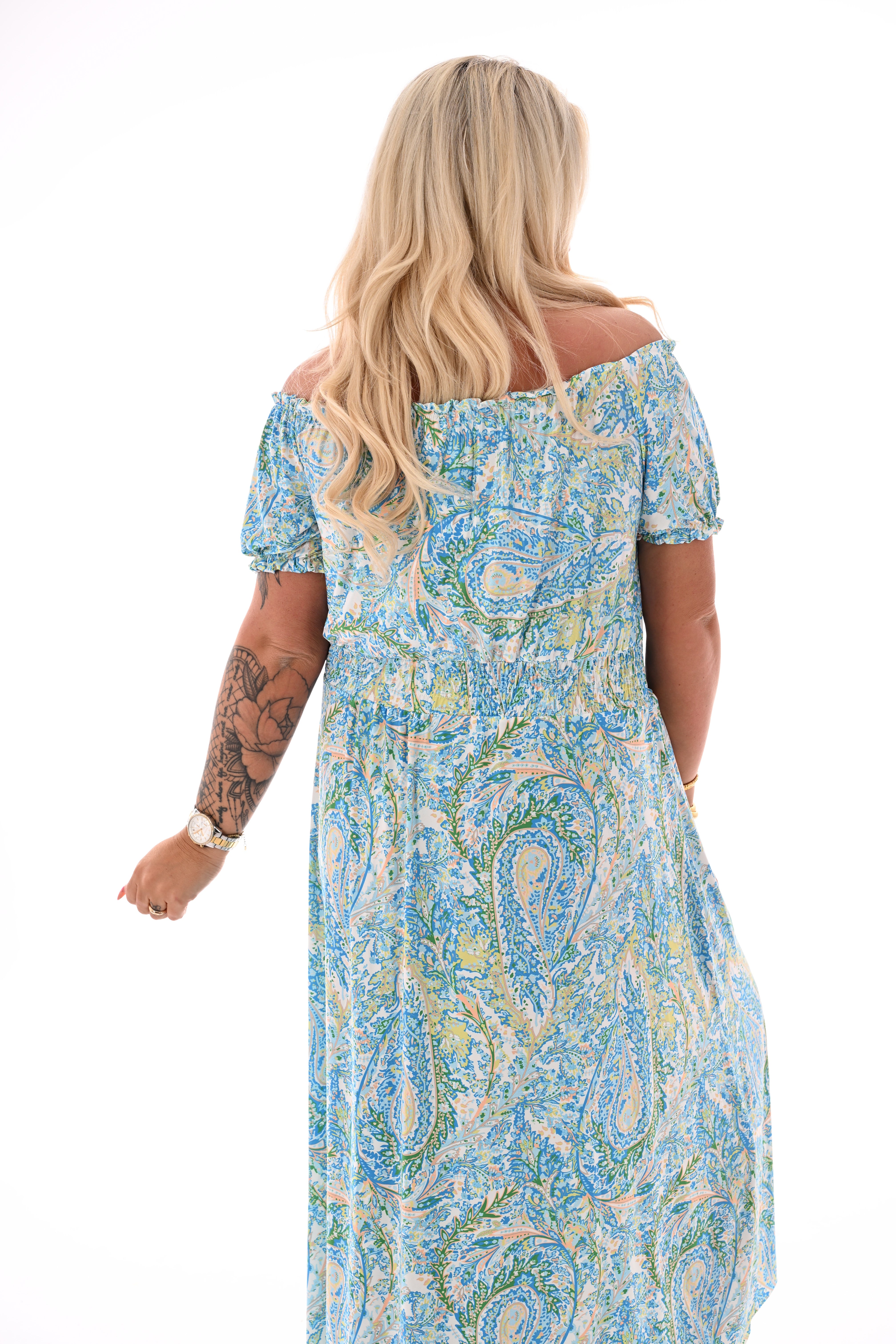 Jurk off-shoulders smock detail  lichtblauw