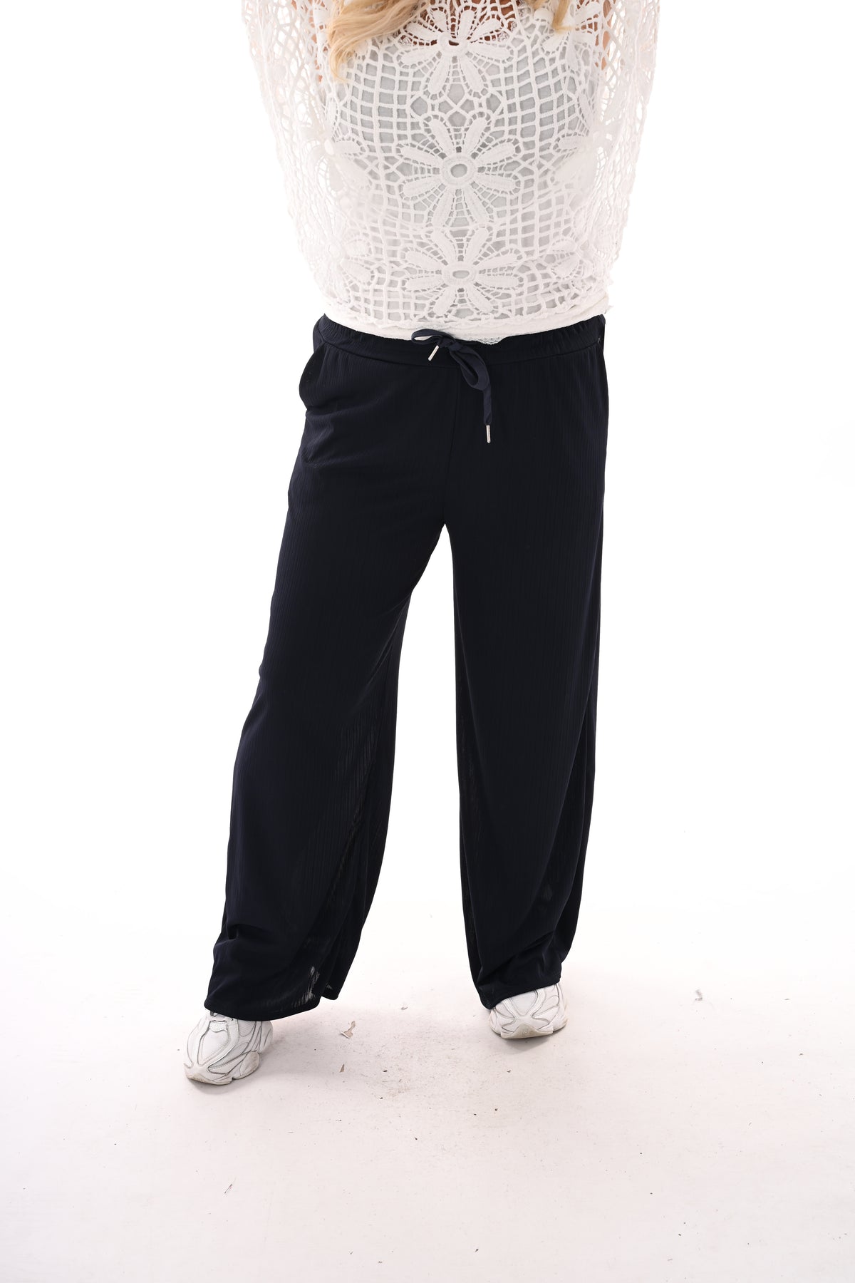 Broek smalle plooien marineblauw