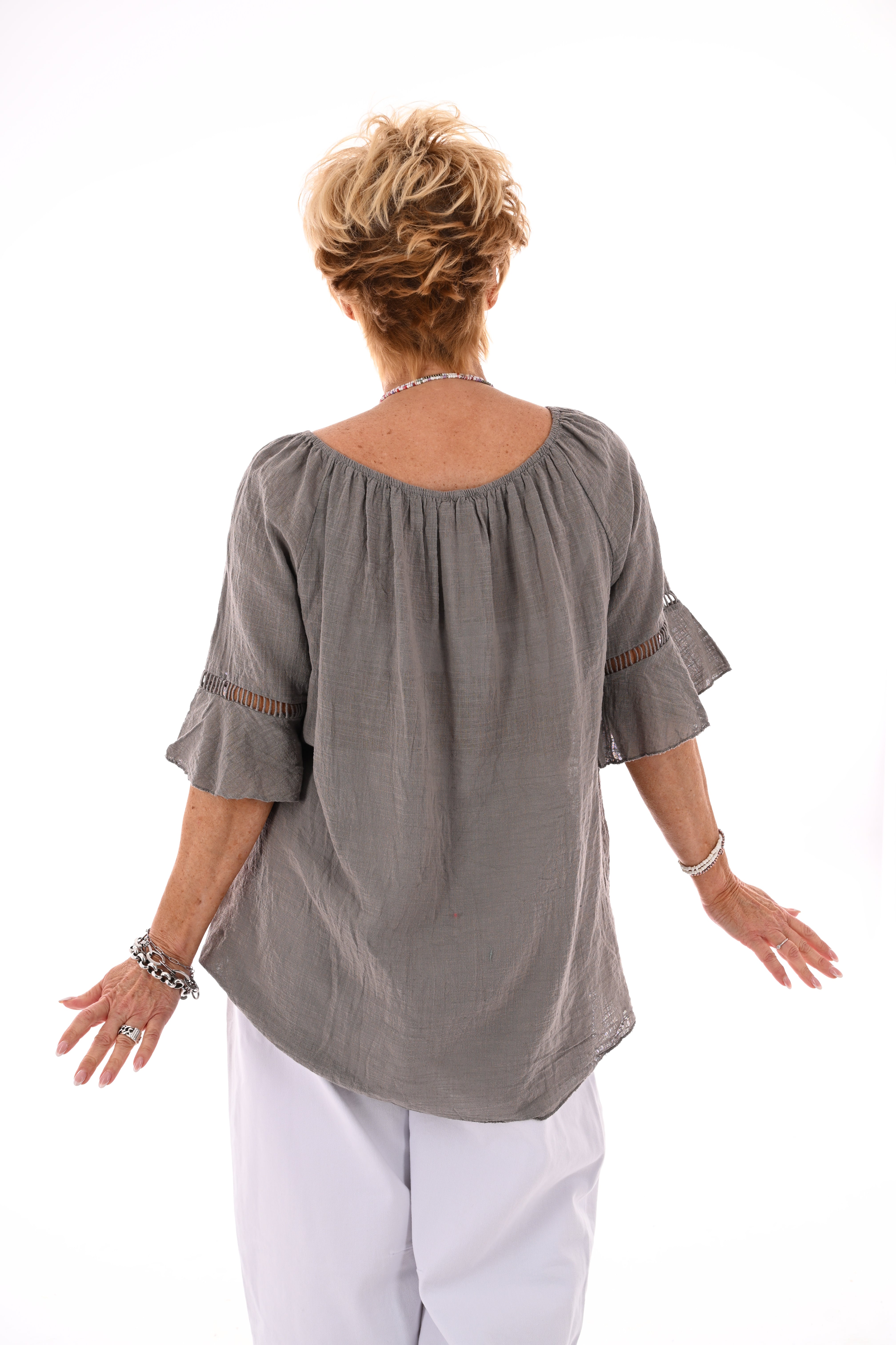 Top ibiza met kwastjes taupe