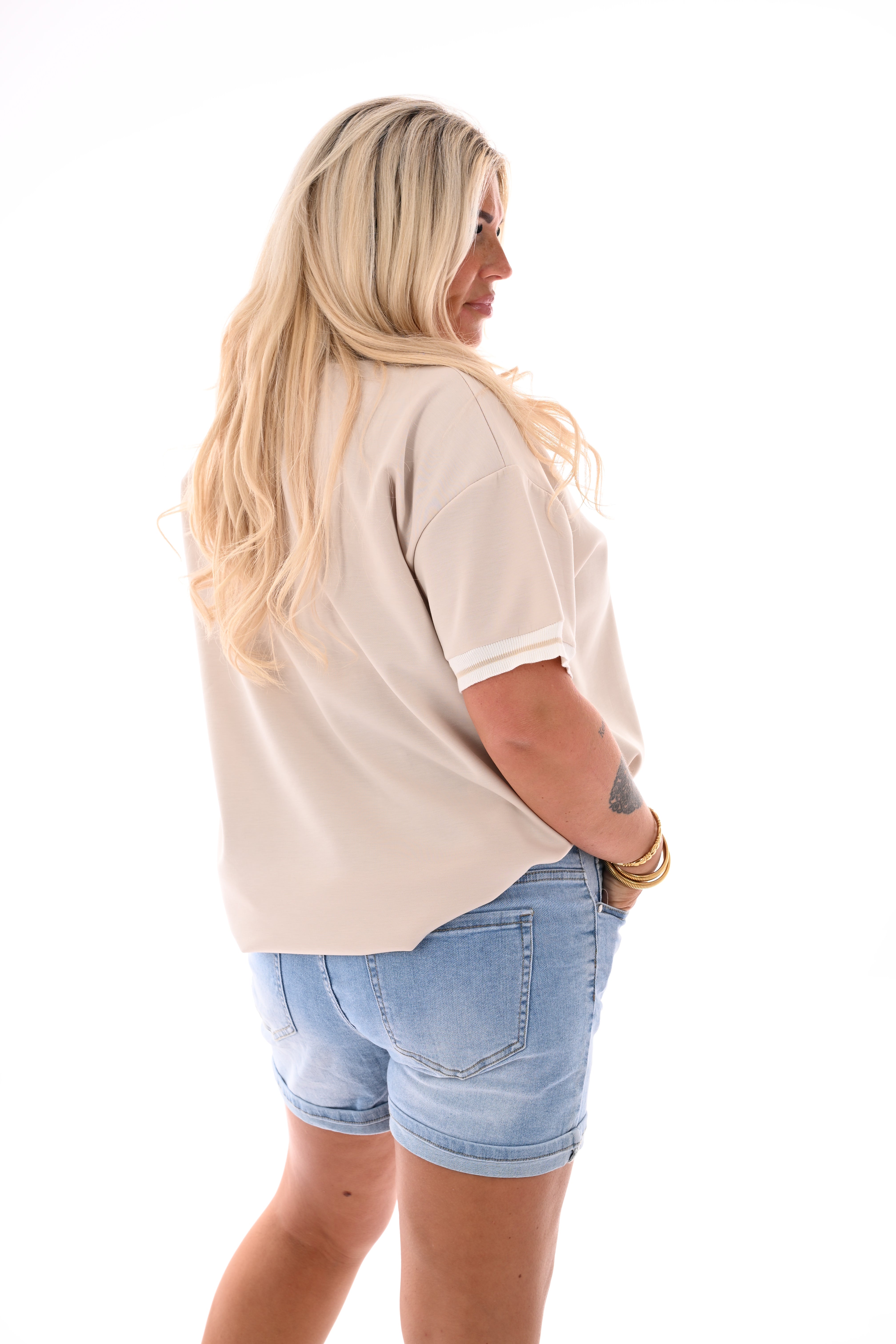 Top met bies v-hals uni beige