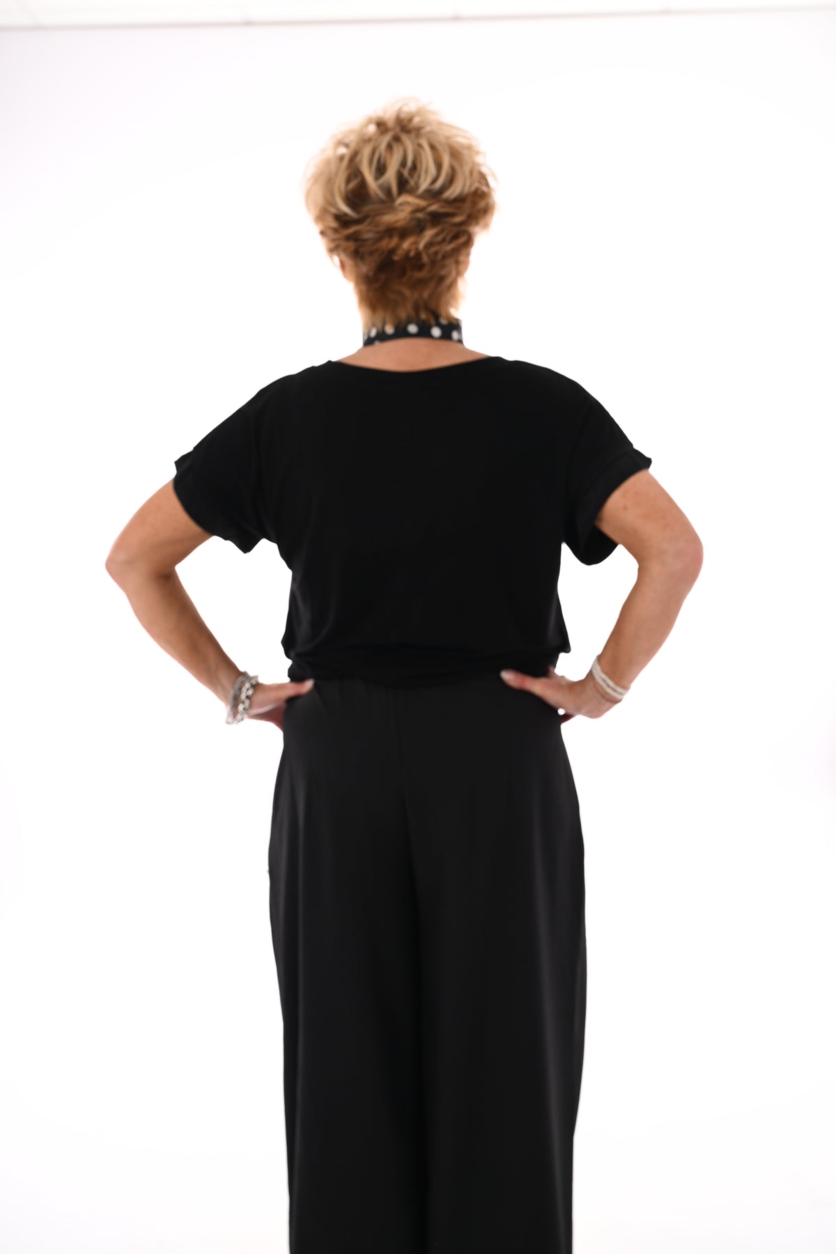 Top silky korte mouwen v-hals zwart