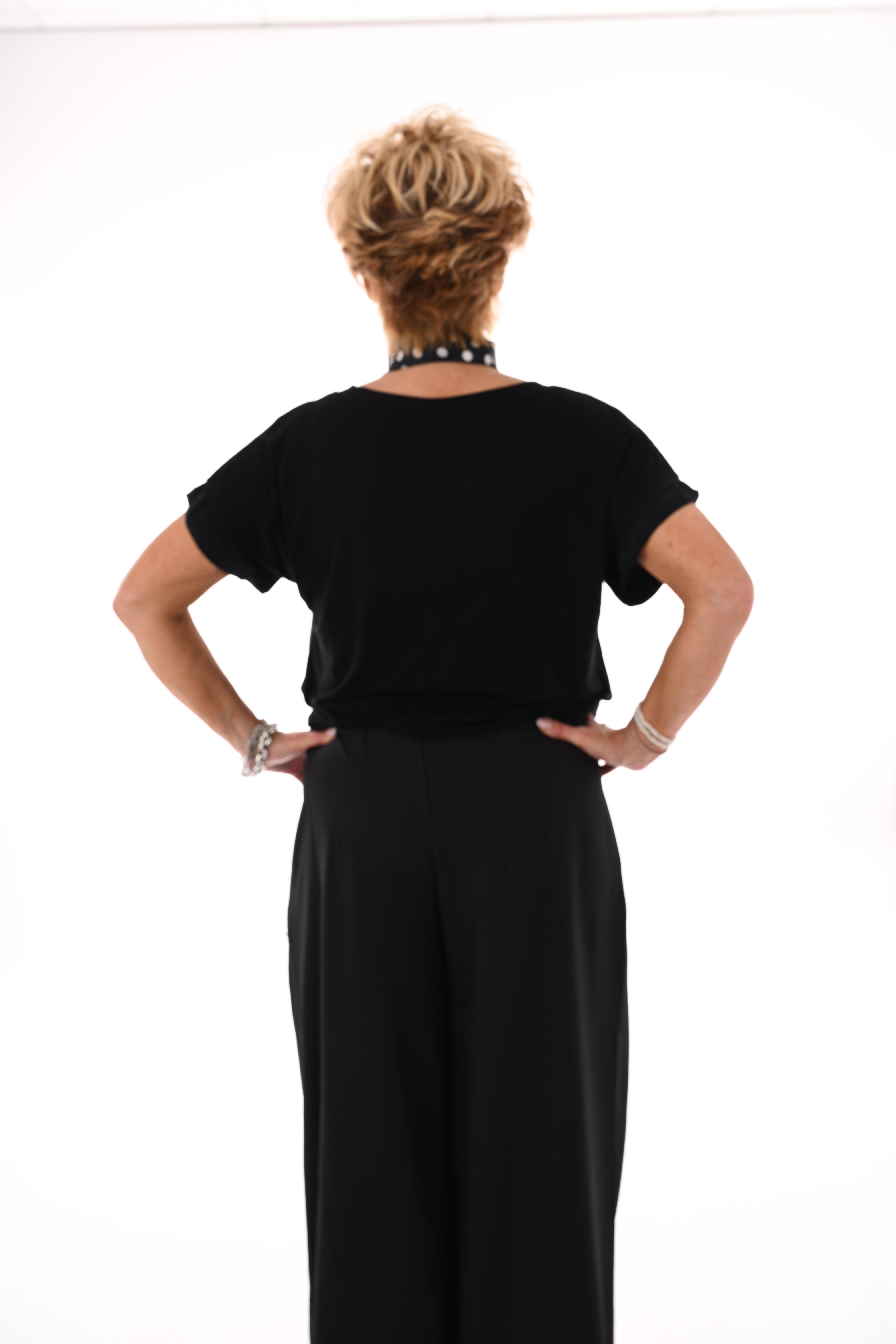 Top silky korte mouwen v-hals zwart