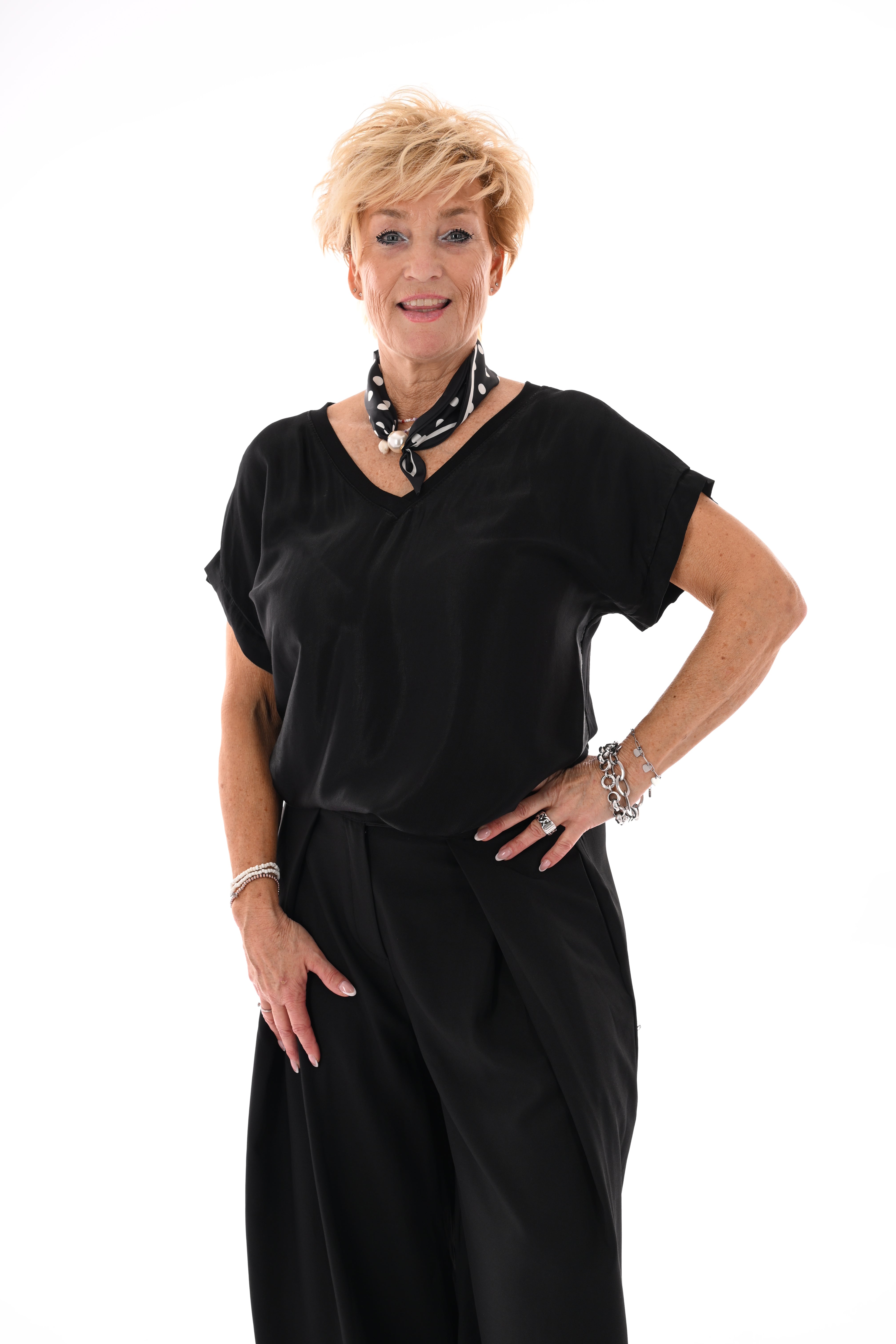 Top silky korte mouwen v-hals zwart