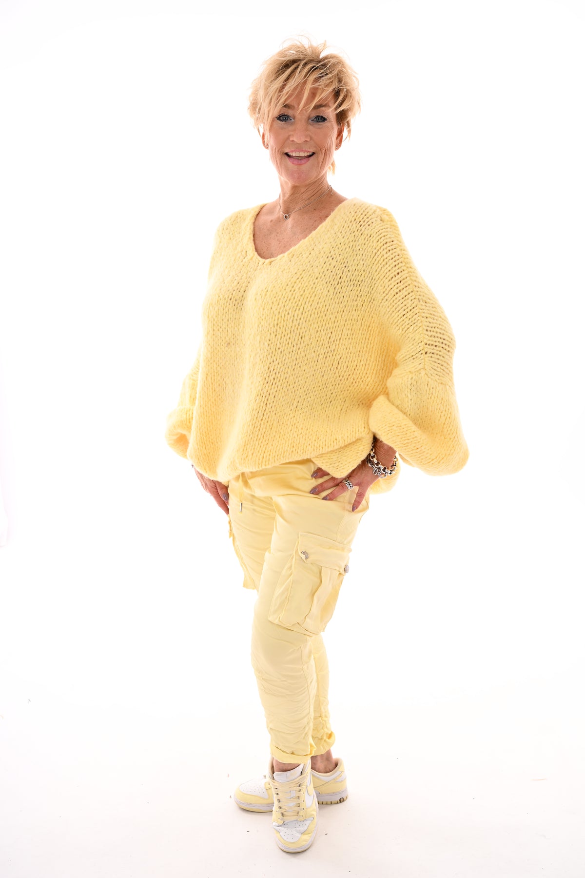 Silky stretchbroek cargo lichtgeel