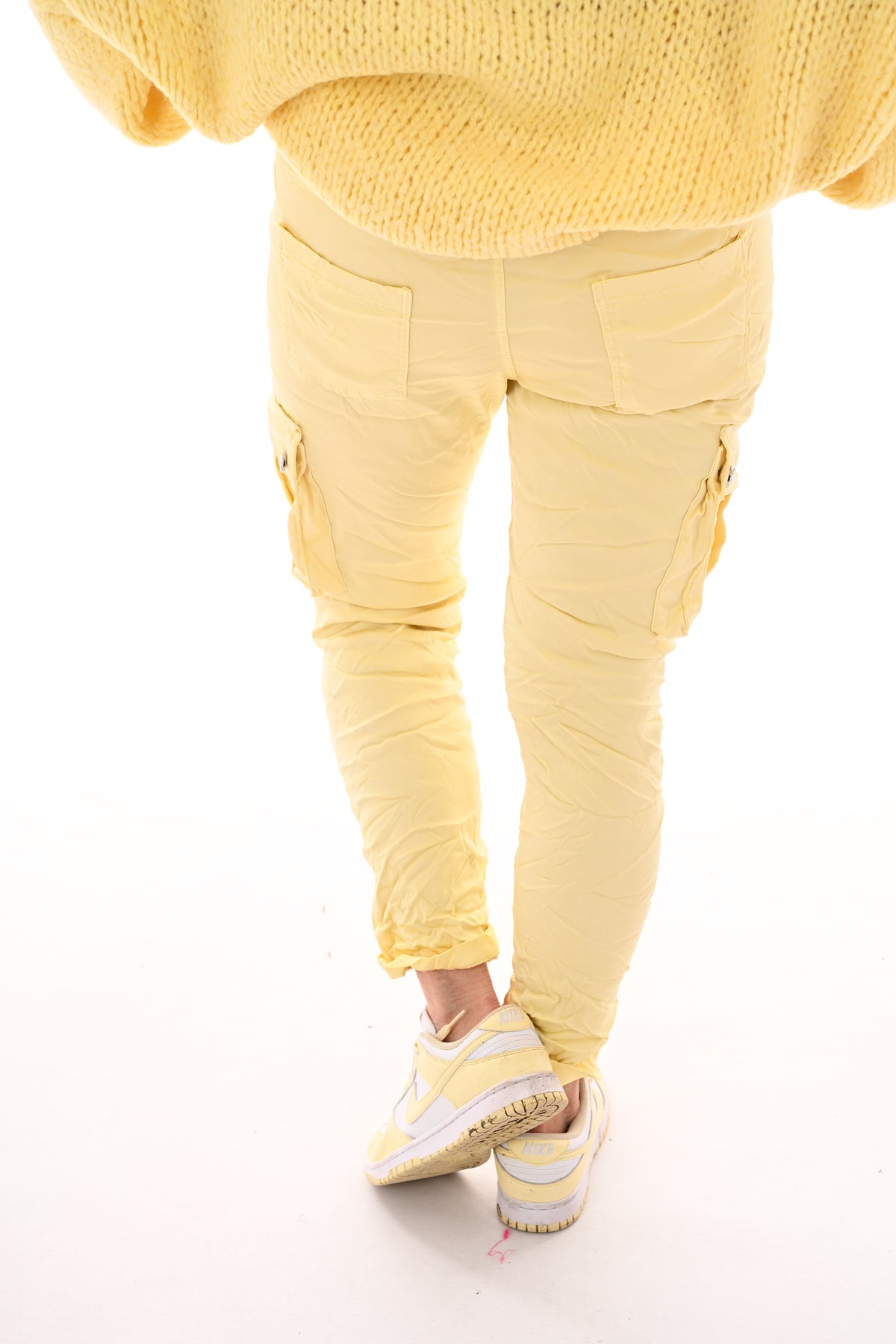 Silky stretchbroek cargo lichtgeel