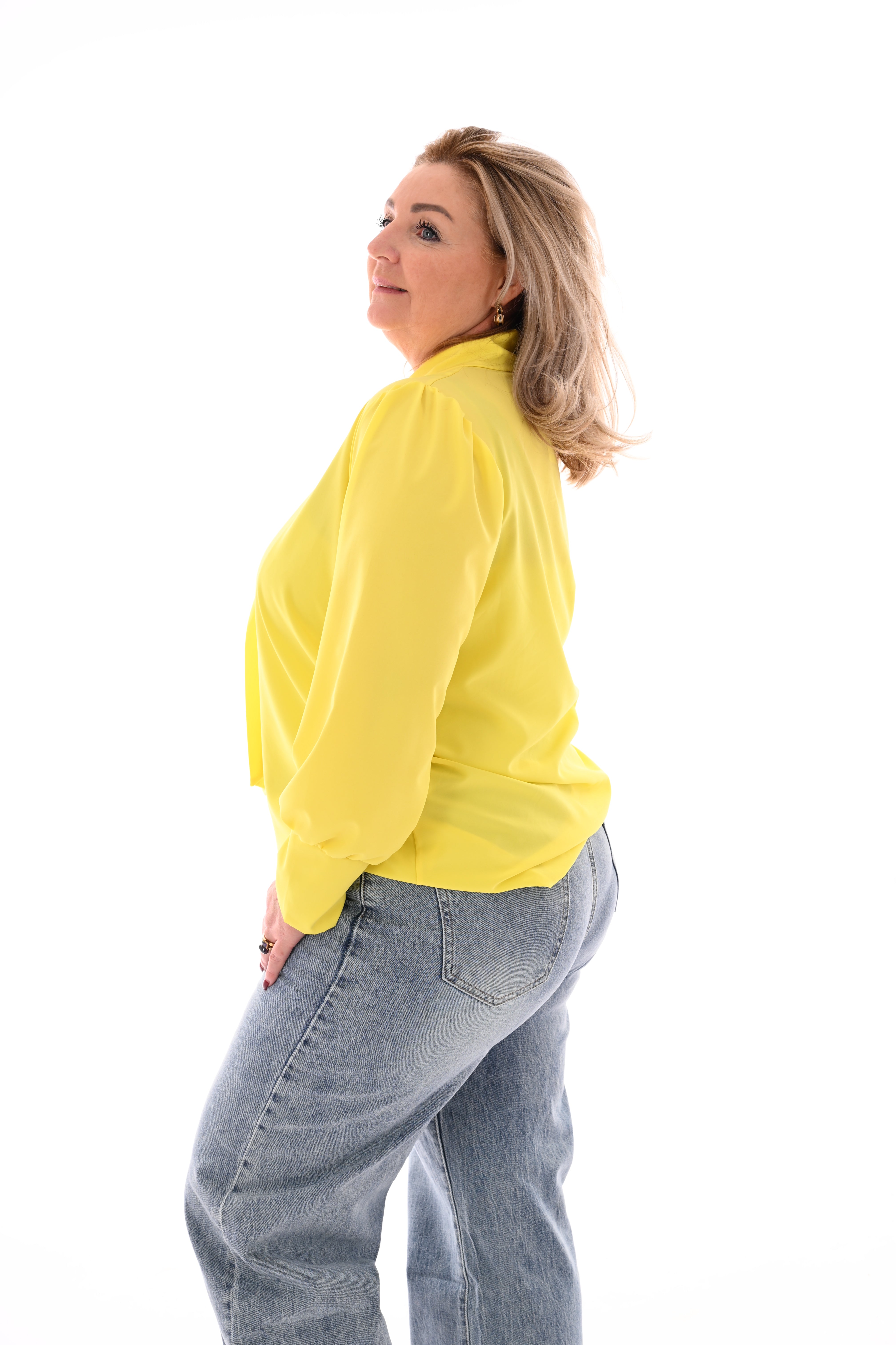 Blouse hals detail geel