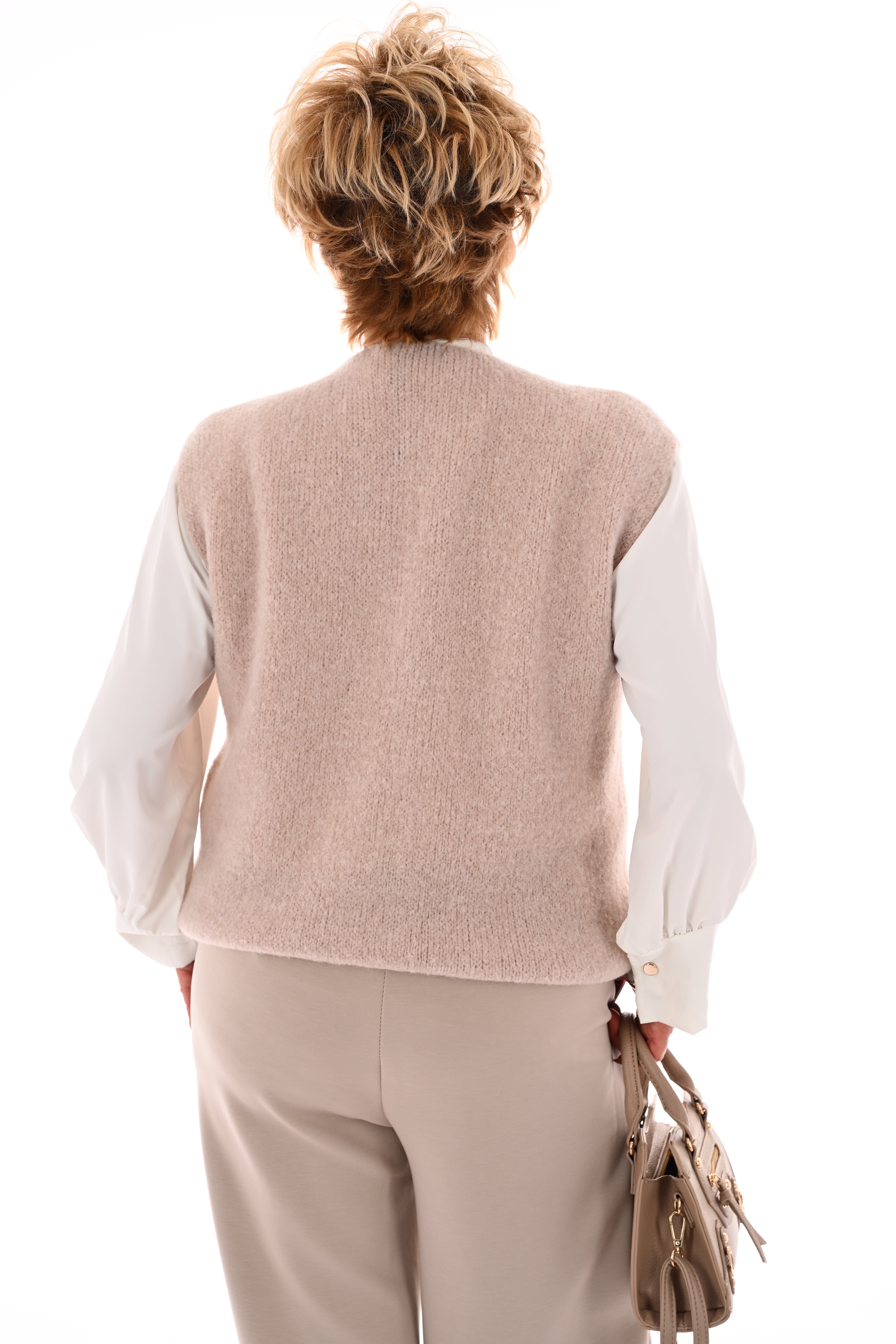 Fijn gebreid gilet met knopen beige