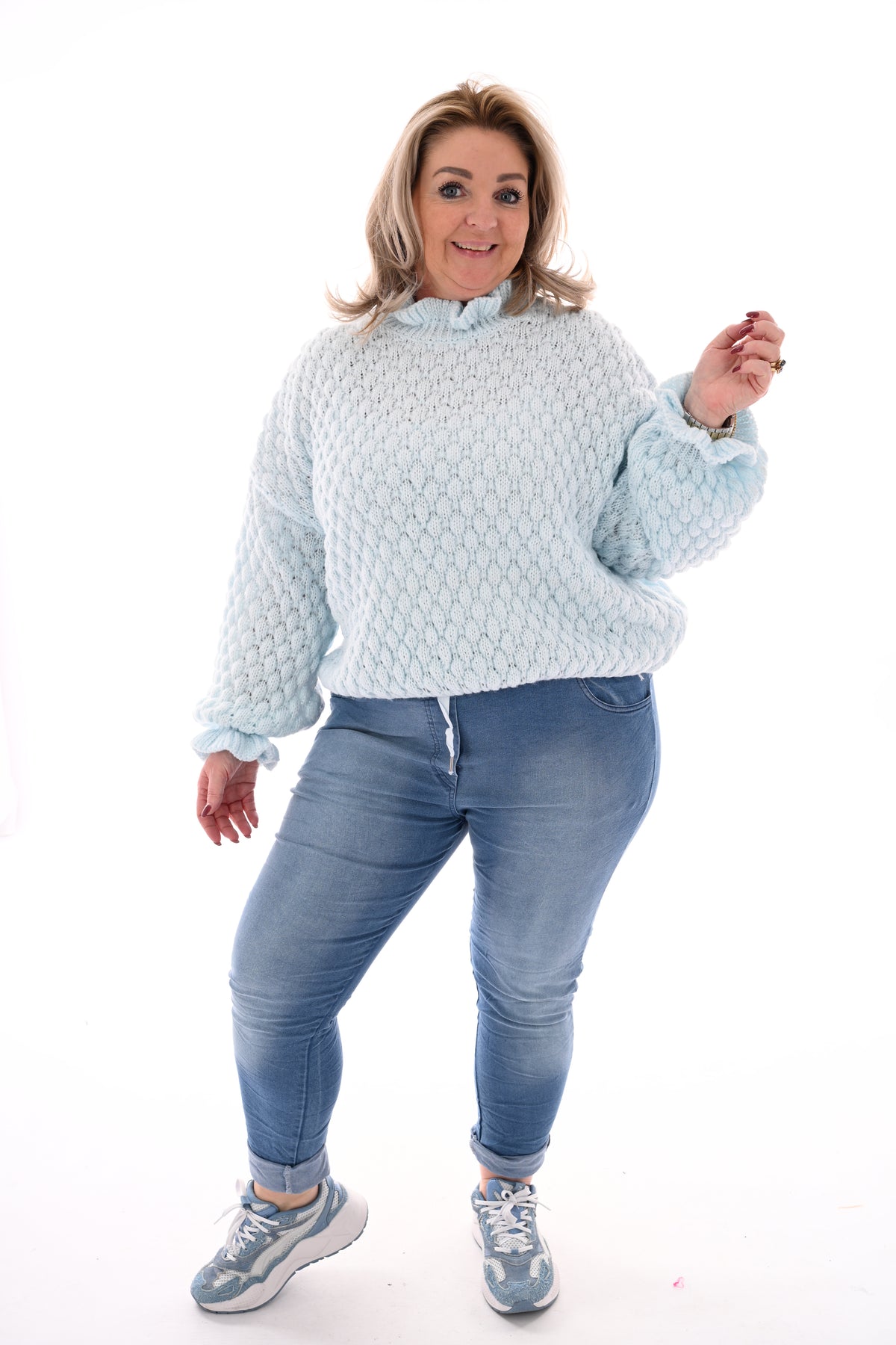 Structuur trui roezelmouwen lichtblauw