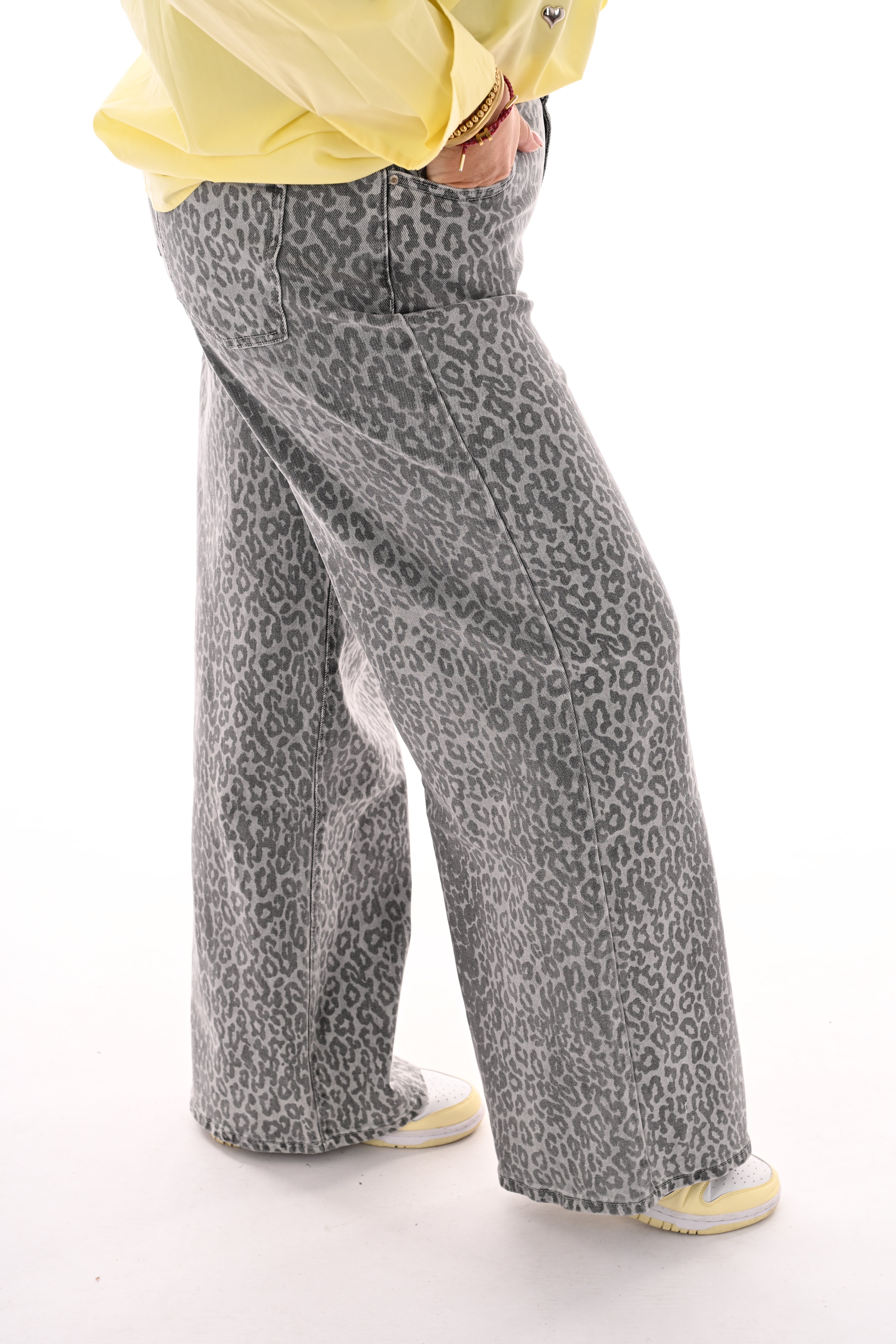 Laulia dad fit panterprint grijs