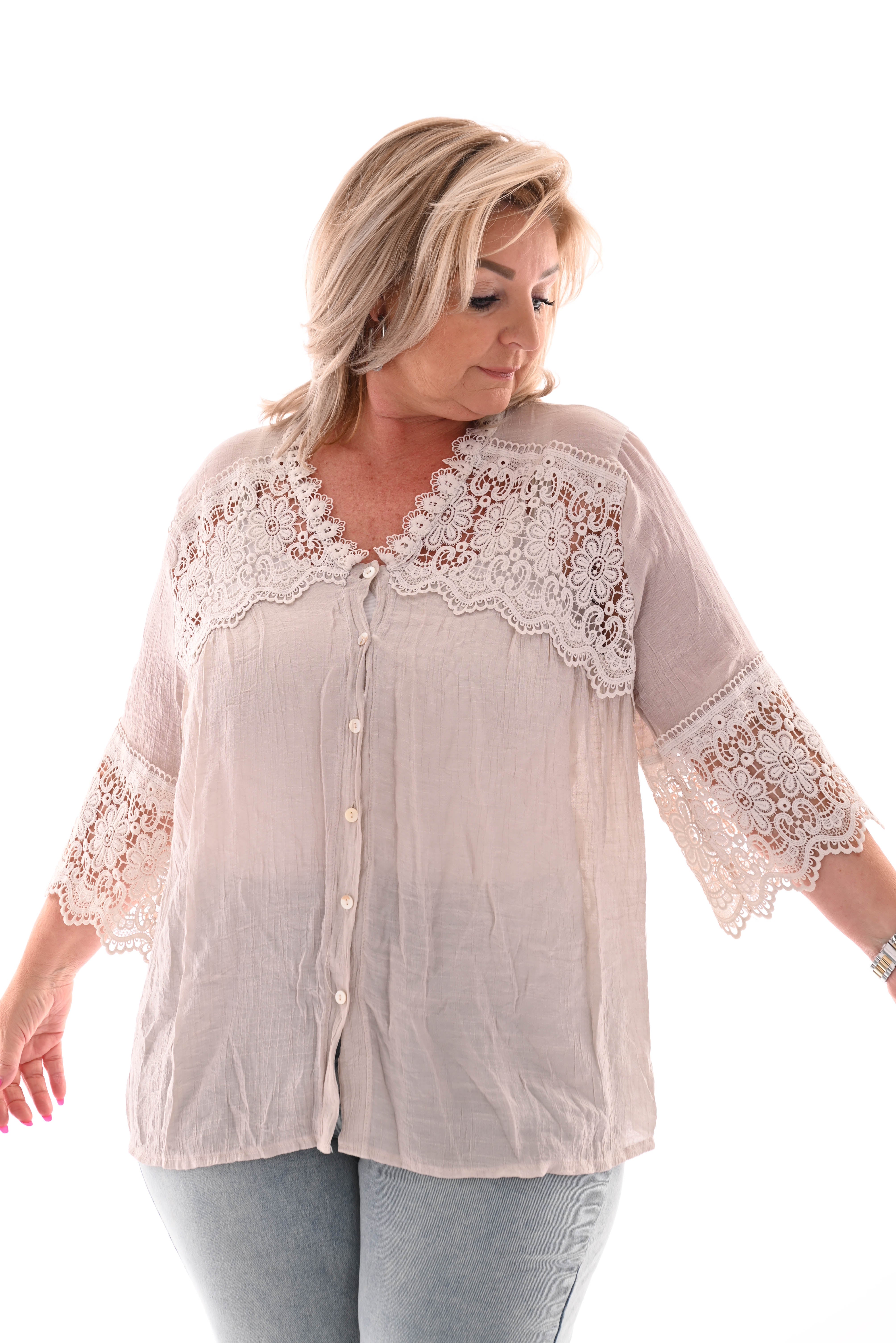 Blouse v-hals bloemen rand taupe