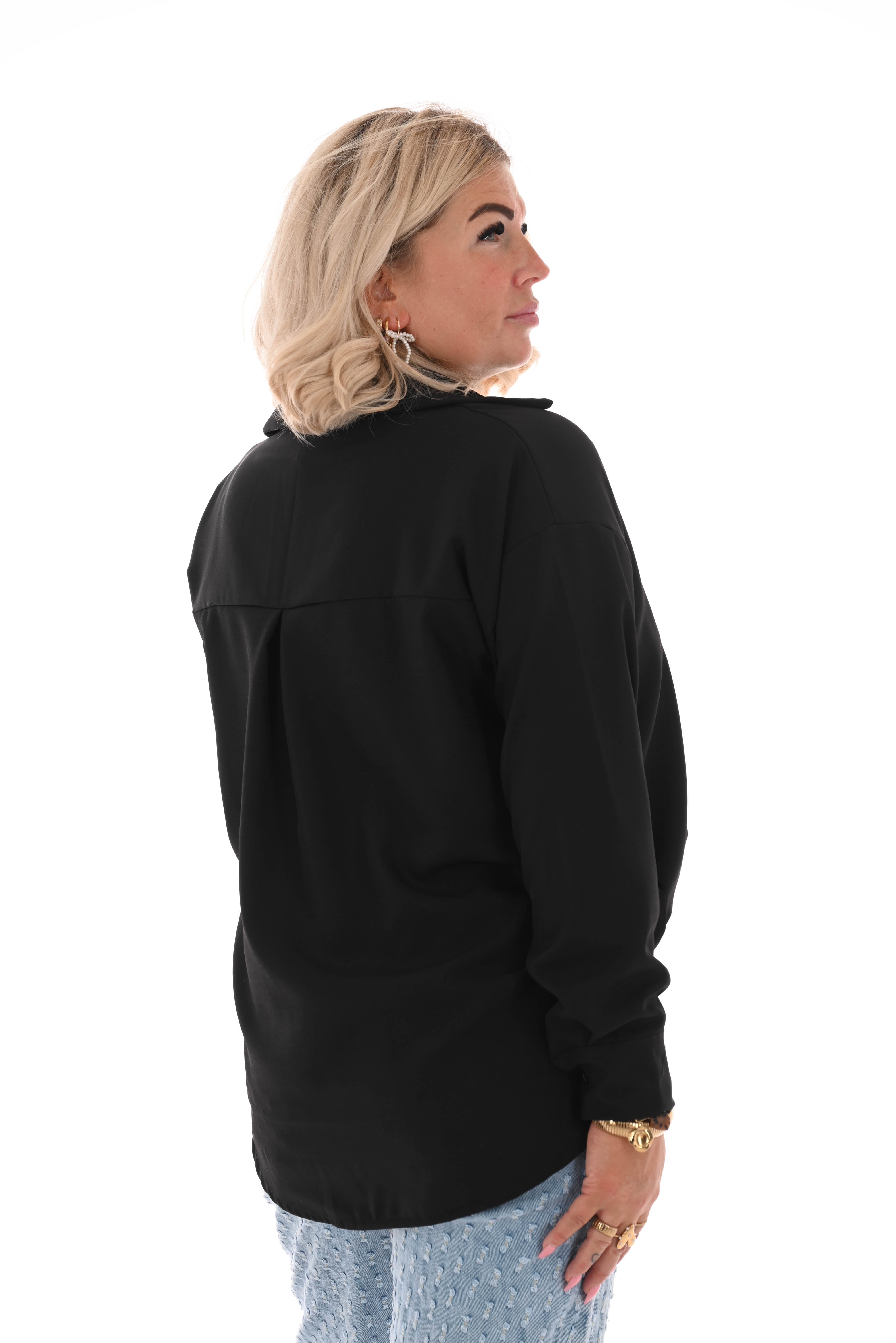 Doorknoop blouse met borstzak uni zwart