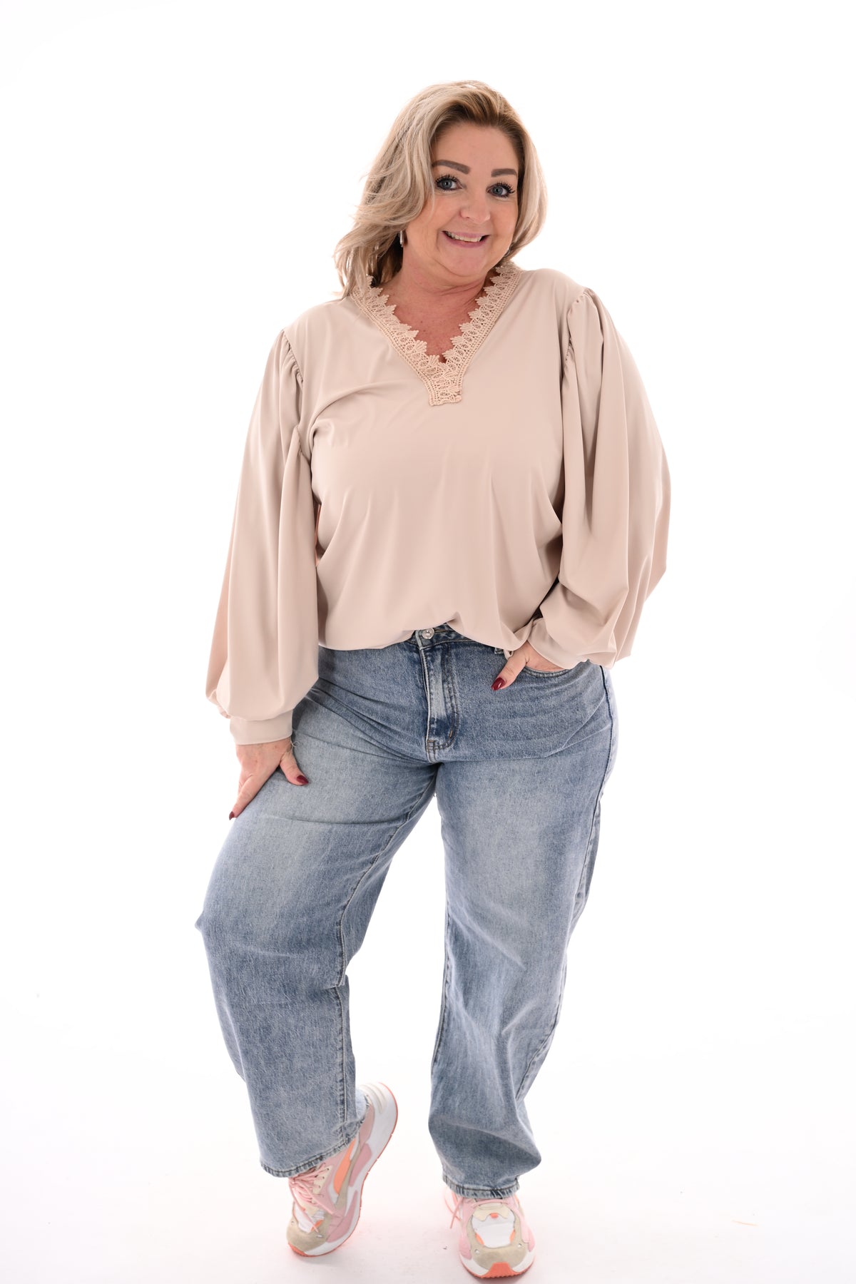 Top lange mouwen kanten v-hals beige