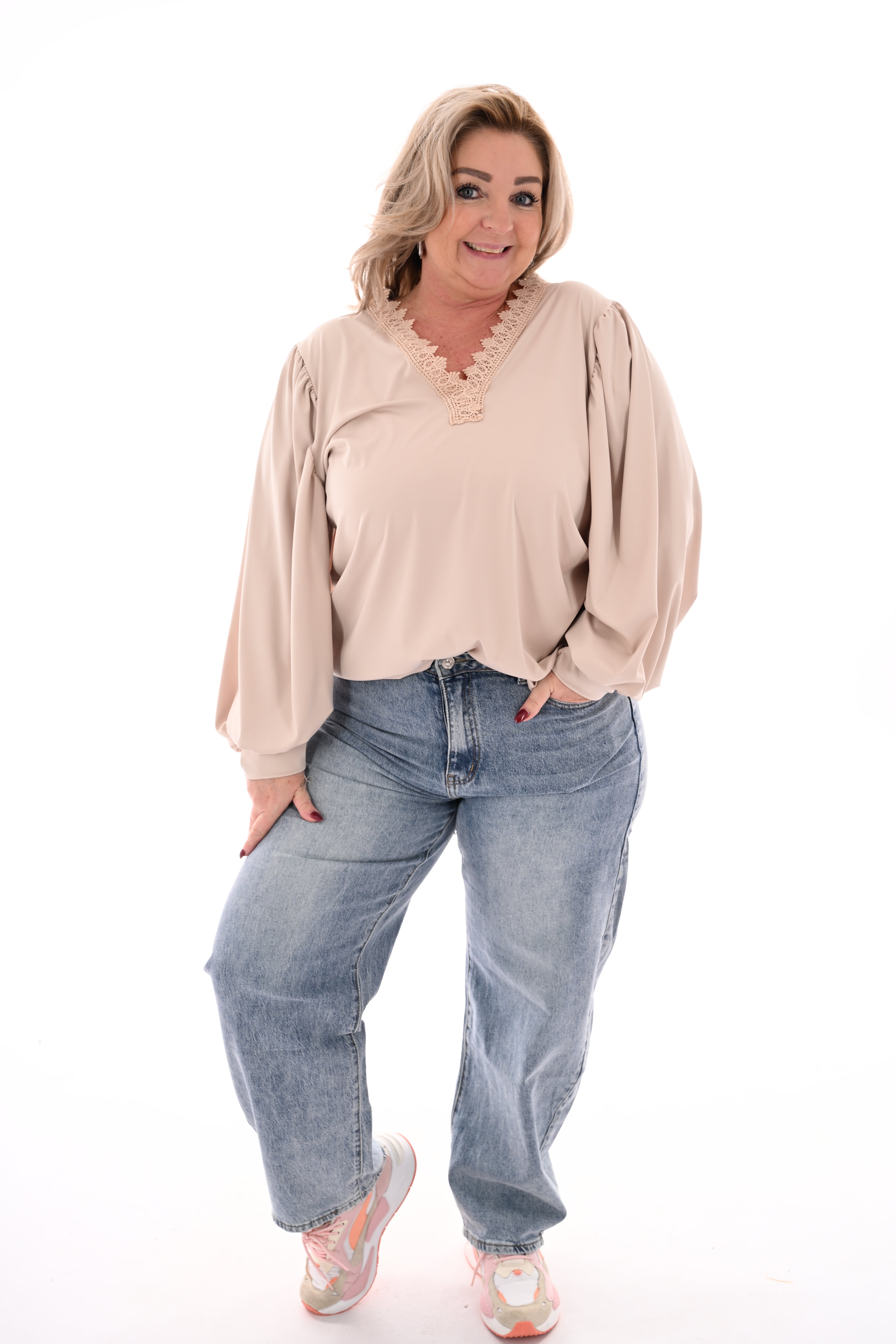 Top lange mouwen kanten v-hals beige
