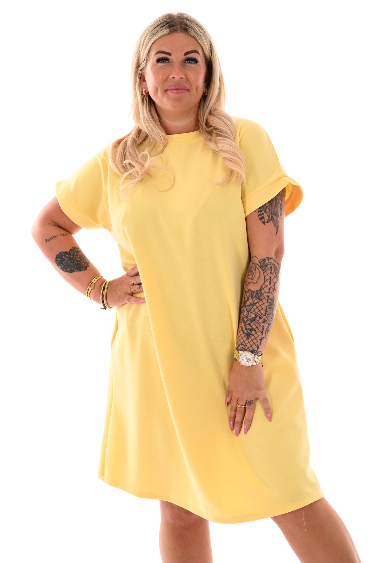Sweaterdress ronde hals zakken korte mouwen lichtgeel