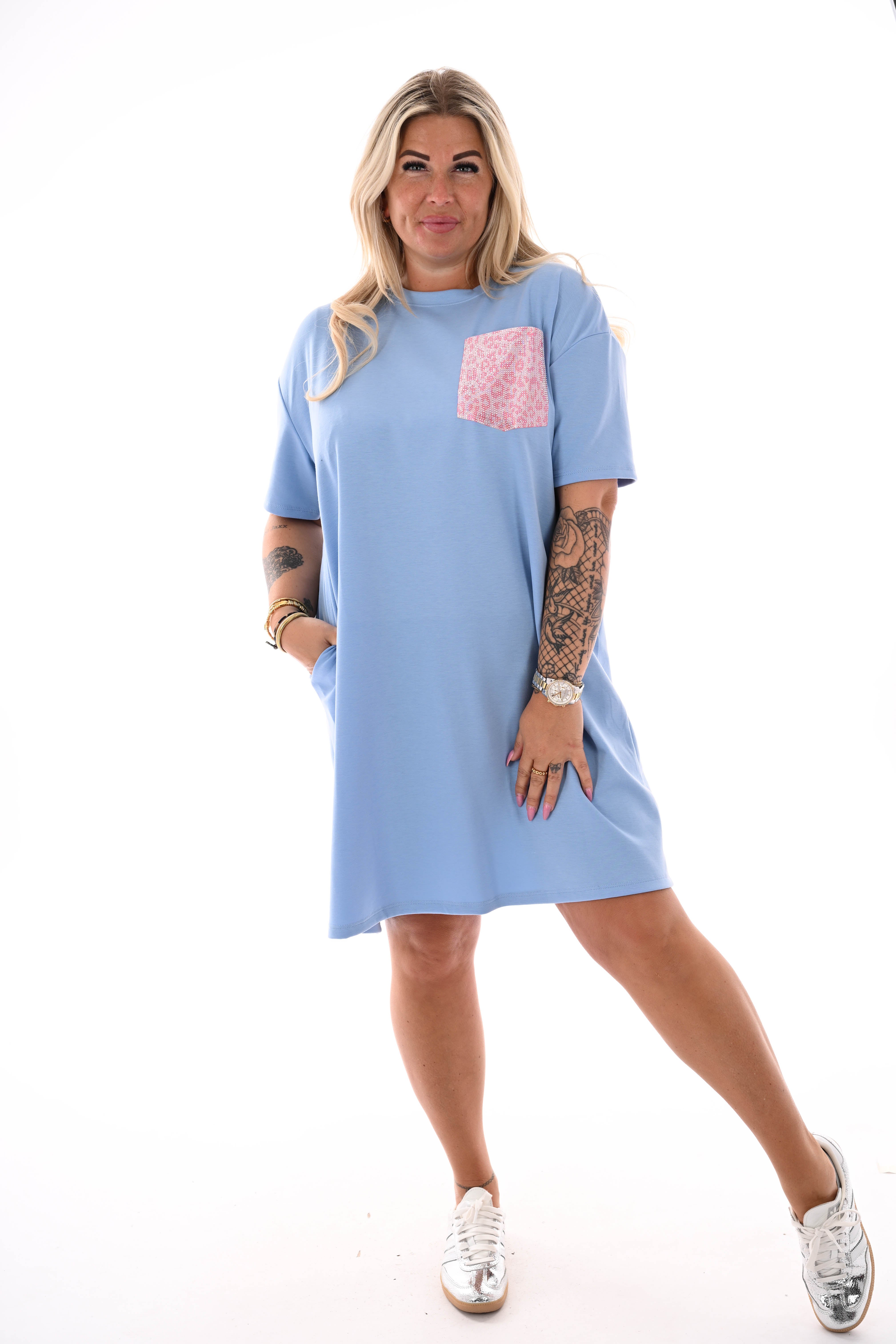 T-shirt dress panterprint borstzak strass lichtblauw