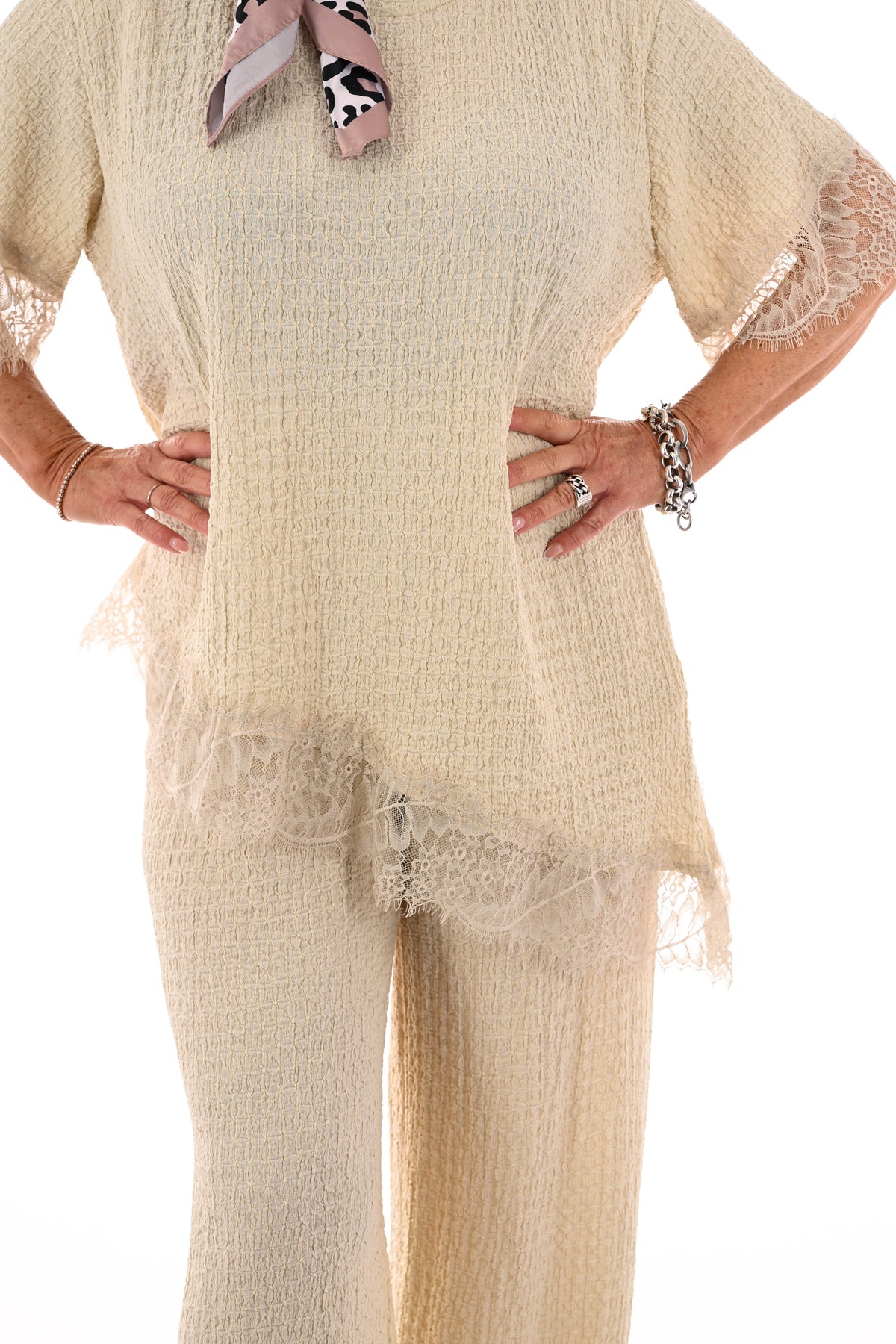 Tweedelig crepe set asymmetrisch beige