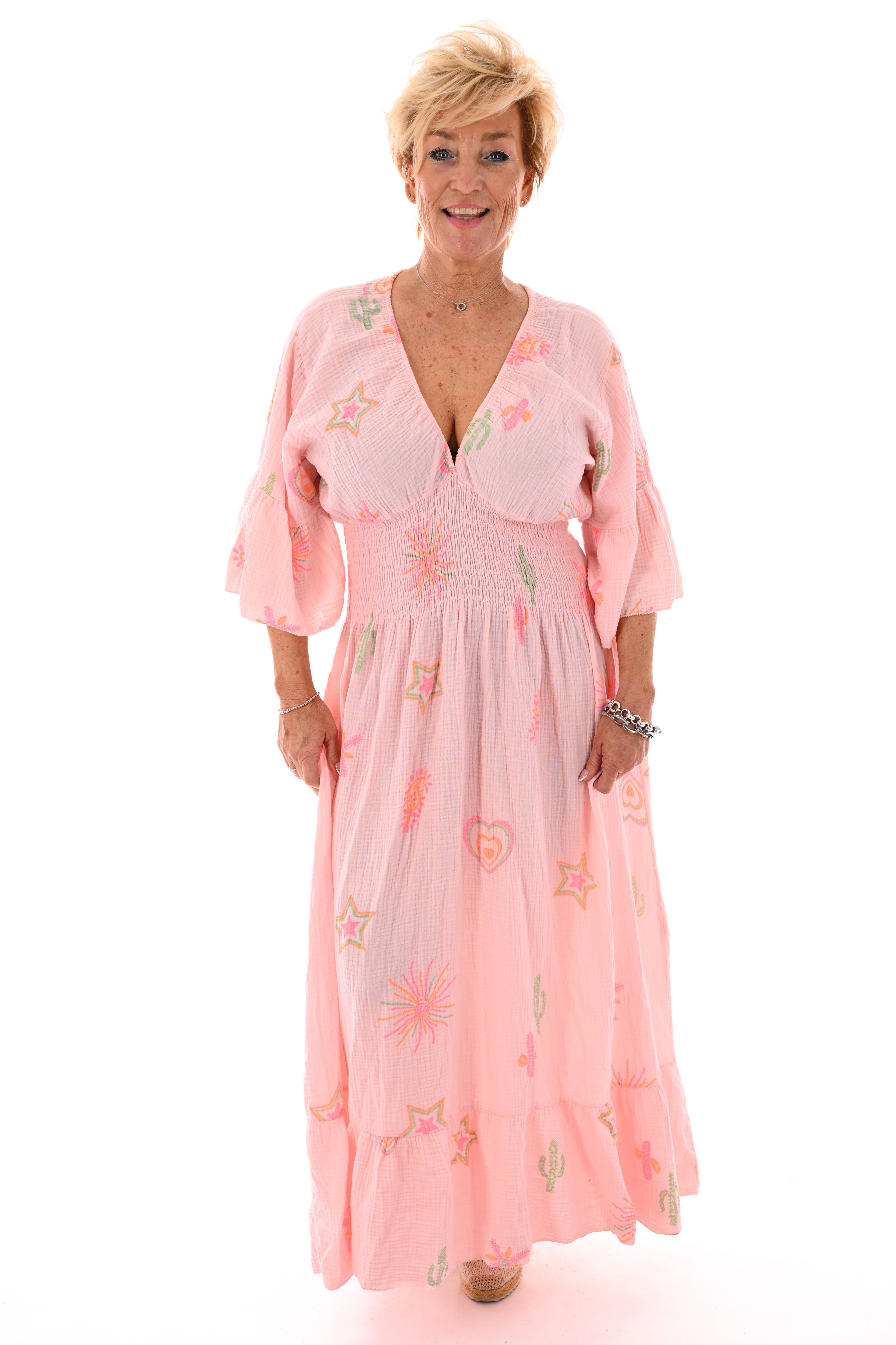 Lange jurk v-hals cactusprint trompetmouwen lichtroze