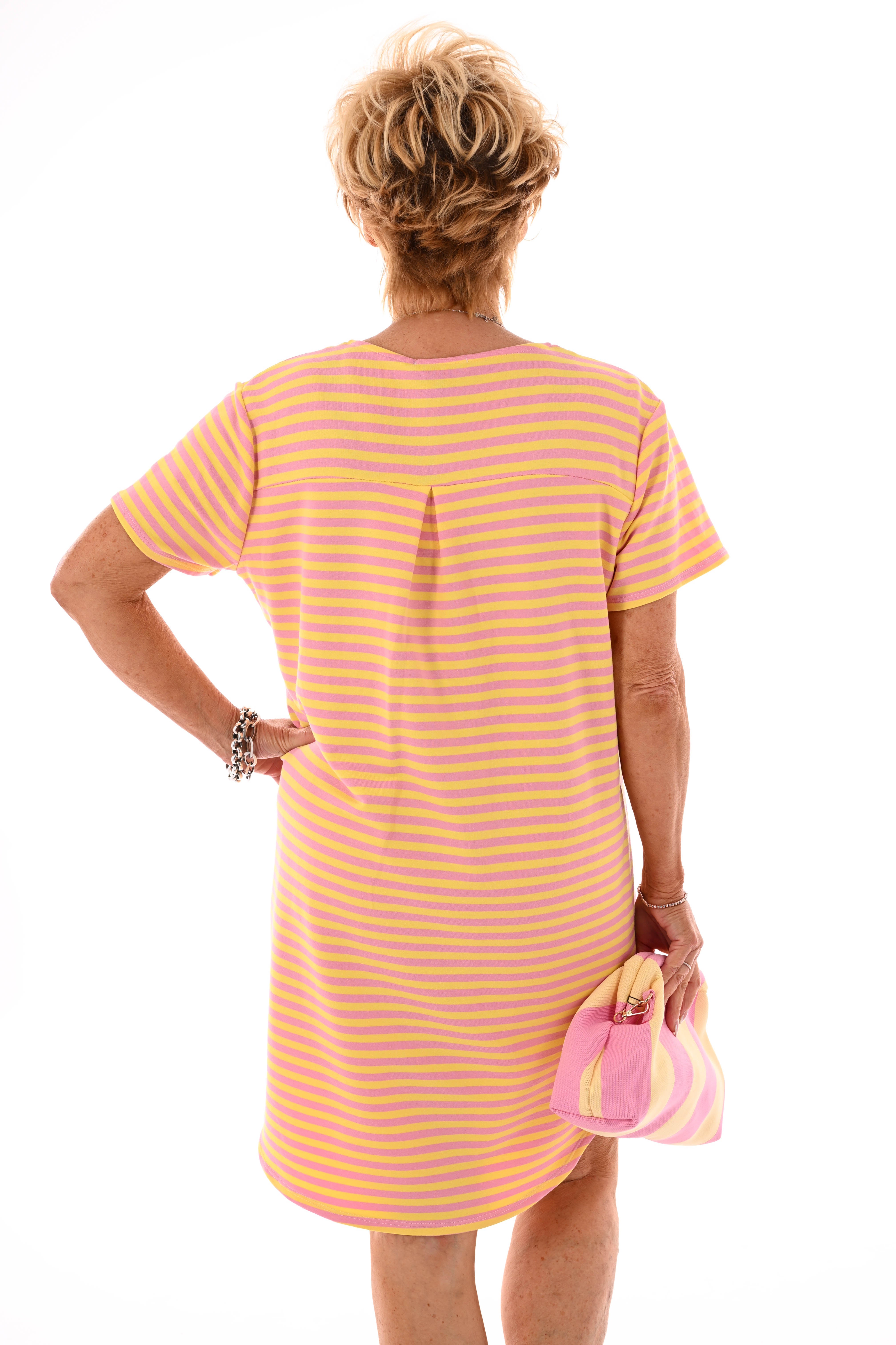 Korte sweaterdress gestreept met v-hals lichtroze/geel