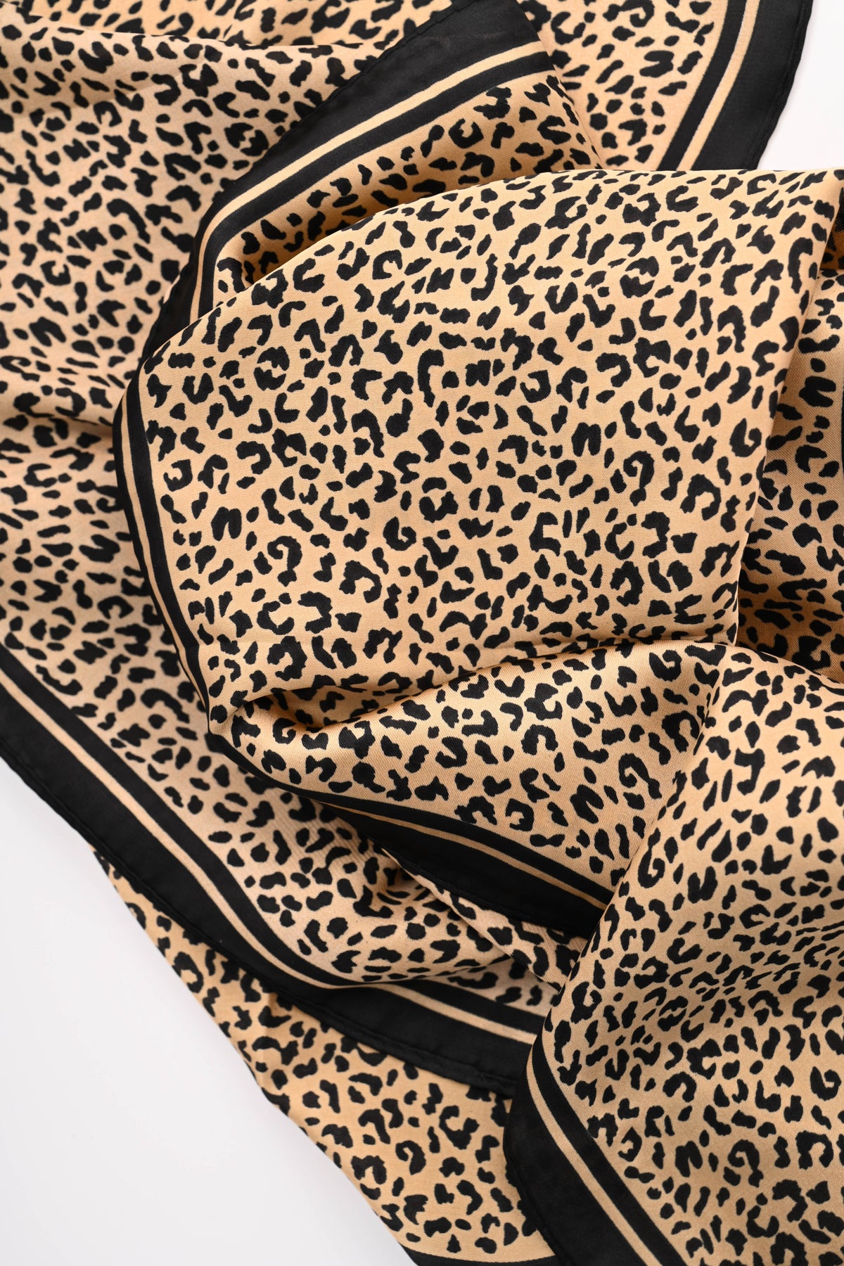 Kort sjaaltje kleine panterprint zwart/beige