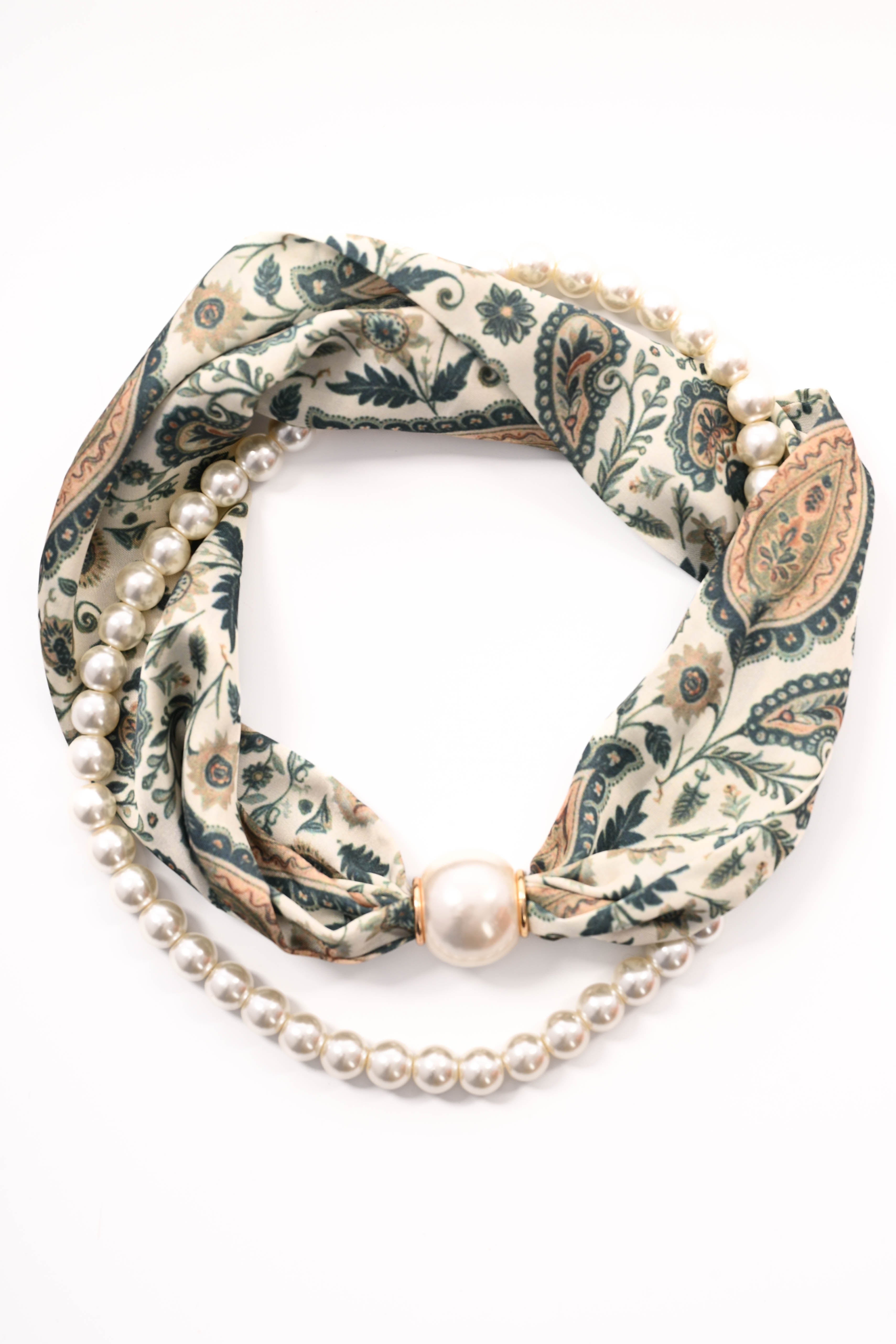 Kort sjaaltje parel met magneet met ketting paisley legergroen