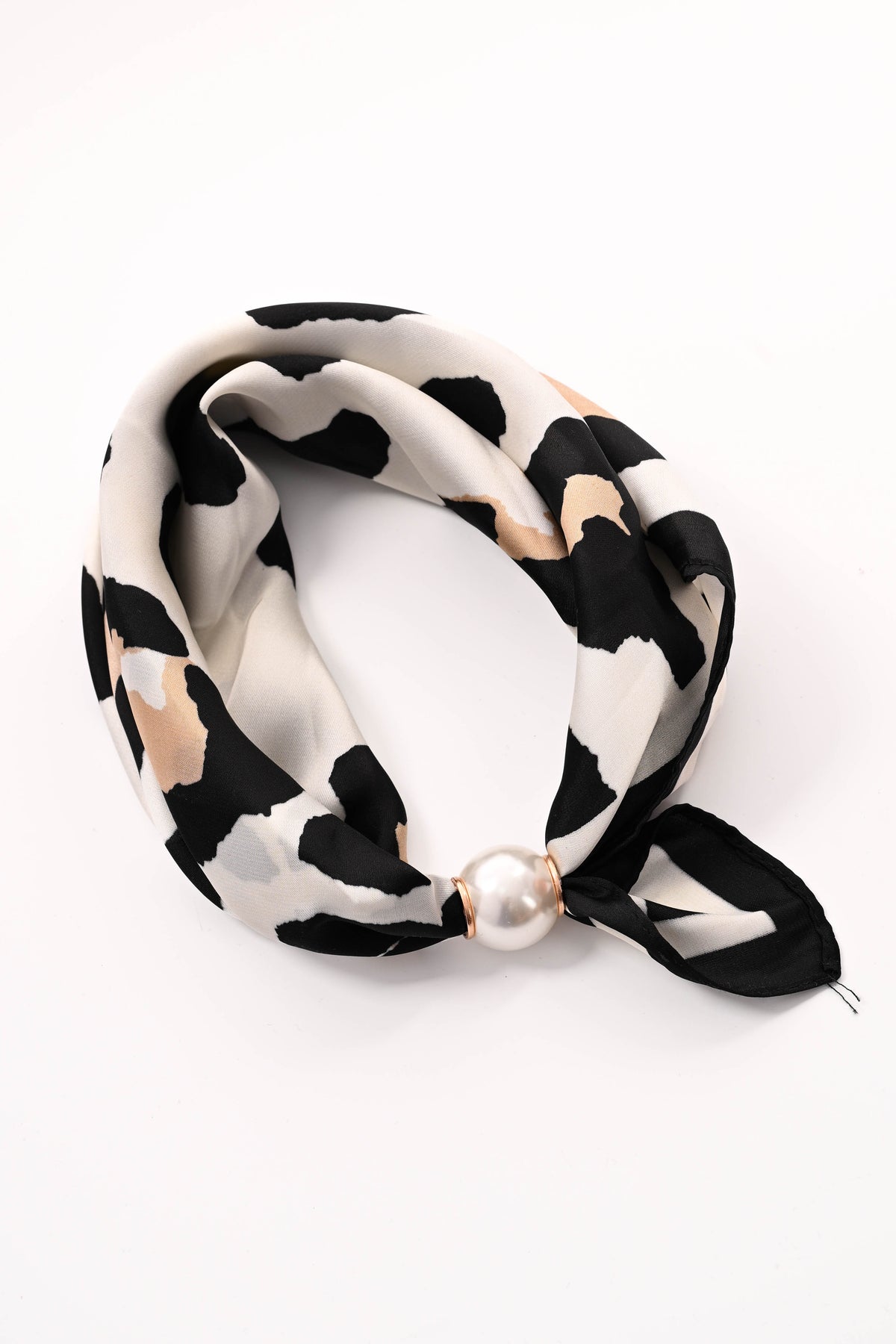 Kort sjaaltje parel met magneet panter beige