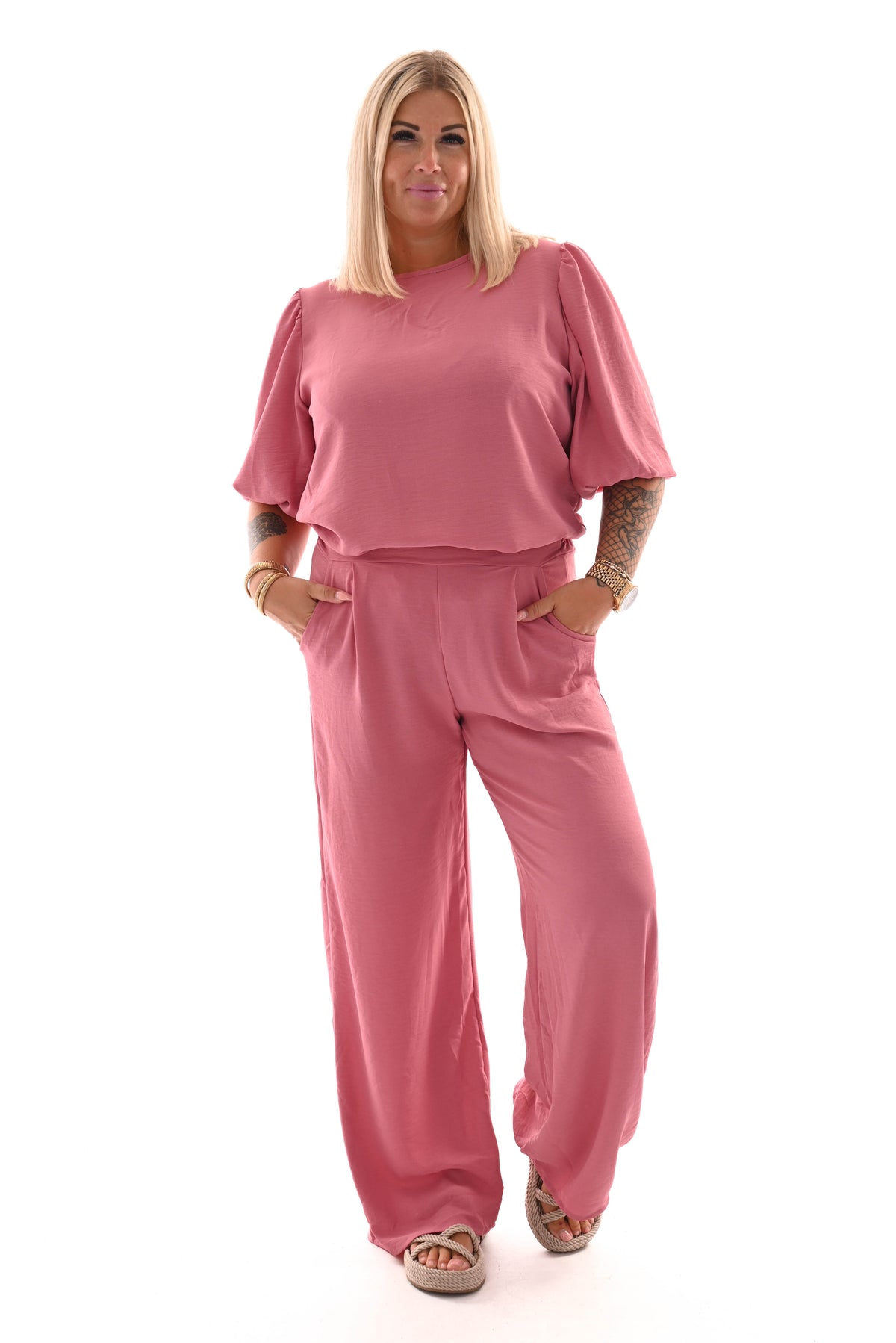 Tweedelig pak 3/4e pofmouwen uni oud roze