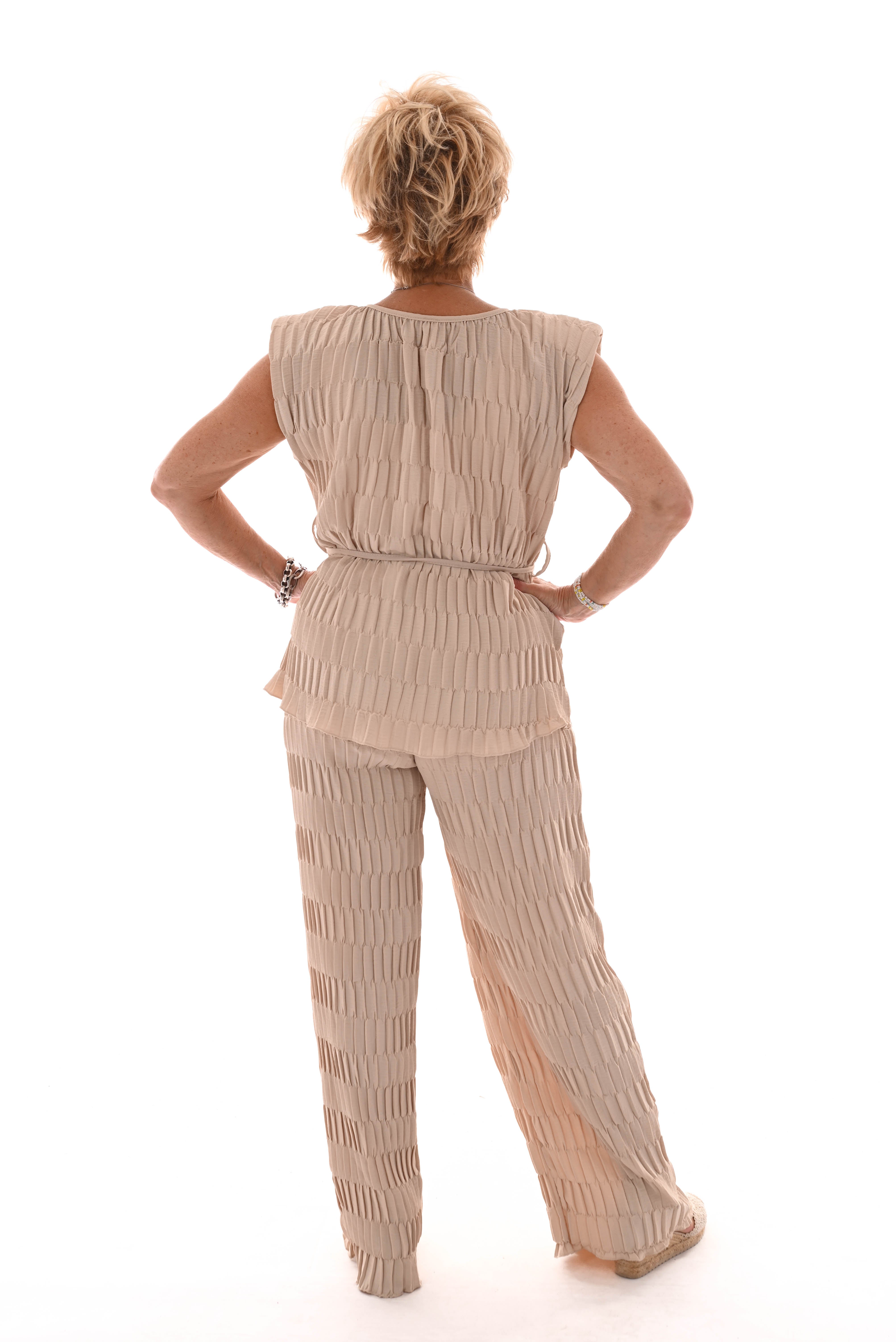 Tweedelig set met ceintuur structuur beige