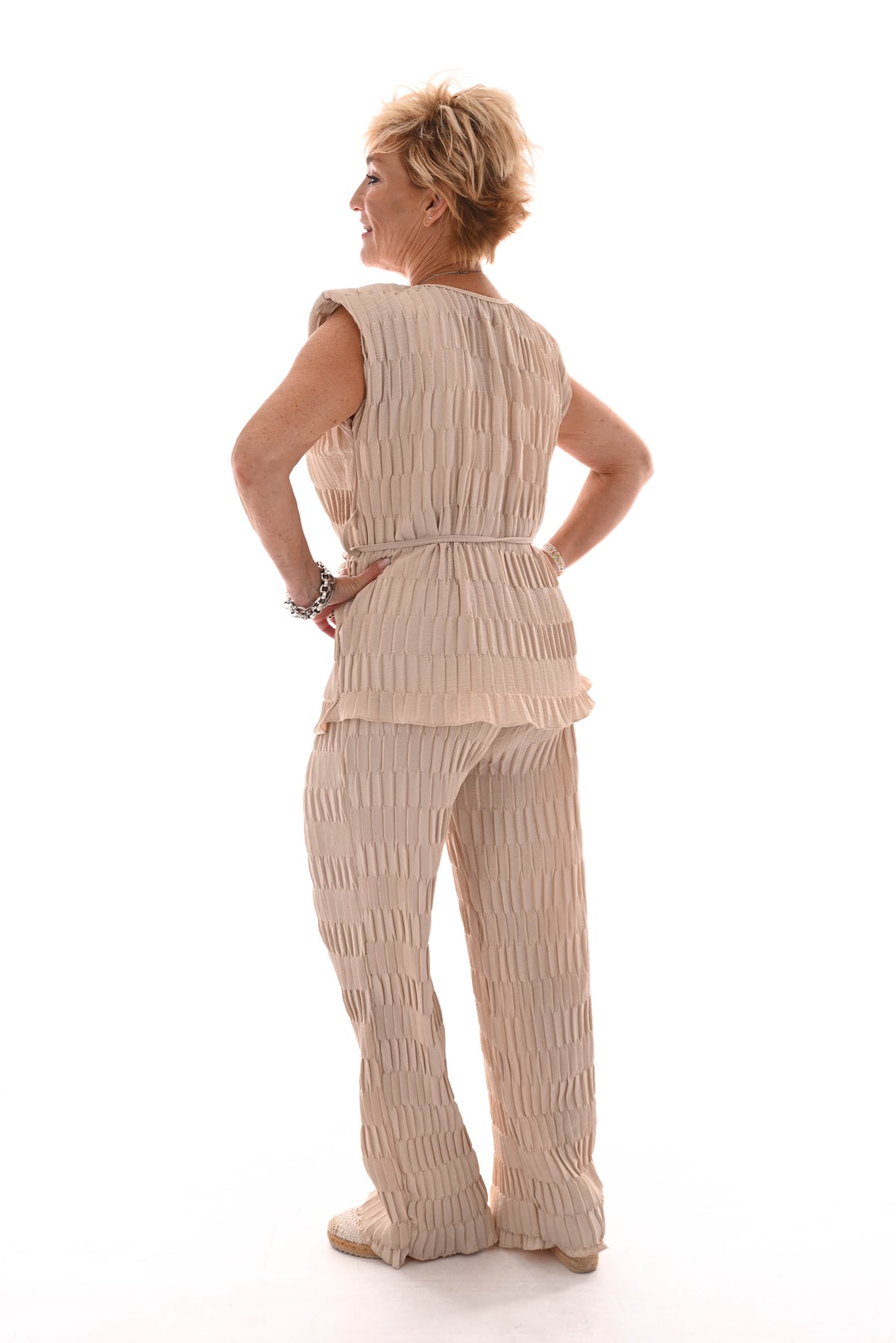 Tweedelig set met ceintuur structuur beige