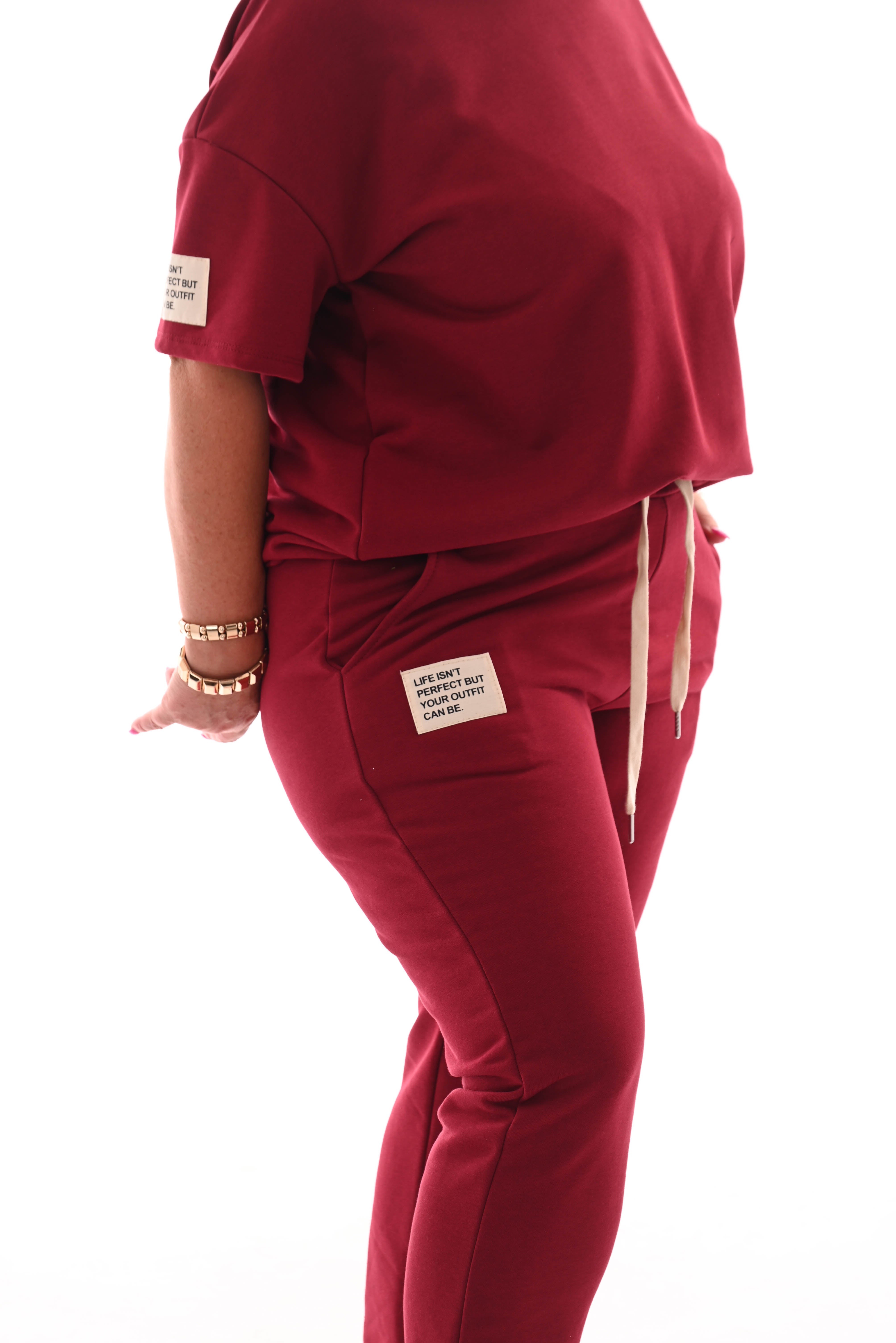 Tweedelig pak ronde hals applicatie bordeaux
