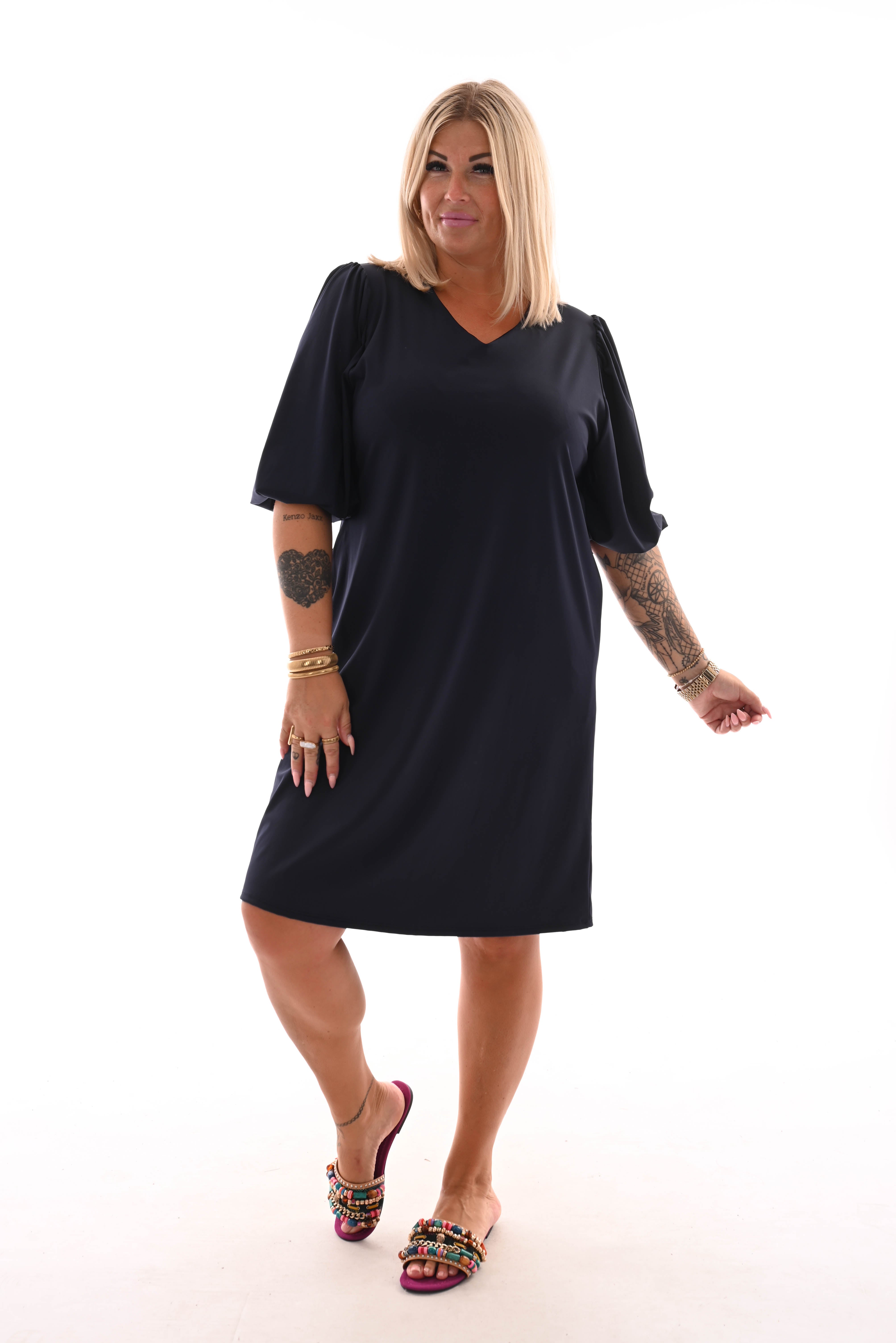 Travel jurk v-hals 3/4e pofmouwen marineblauw