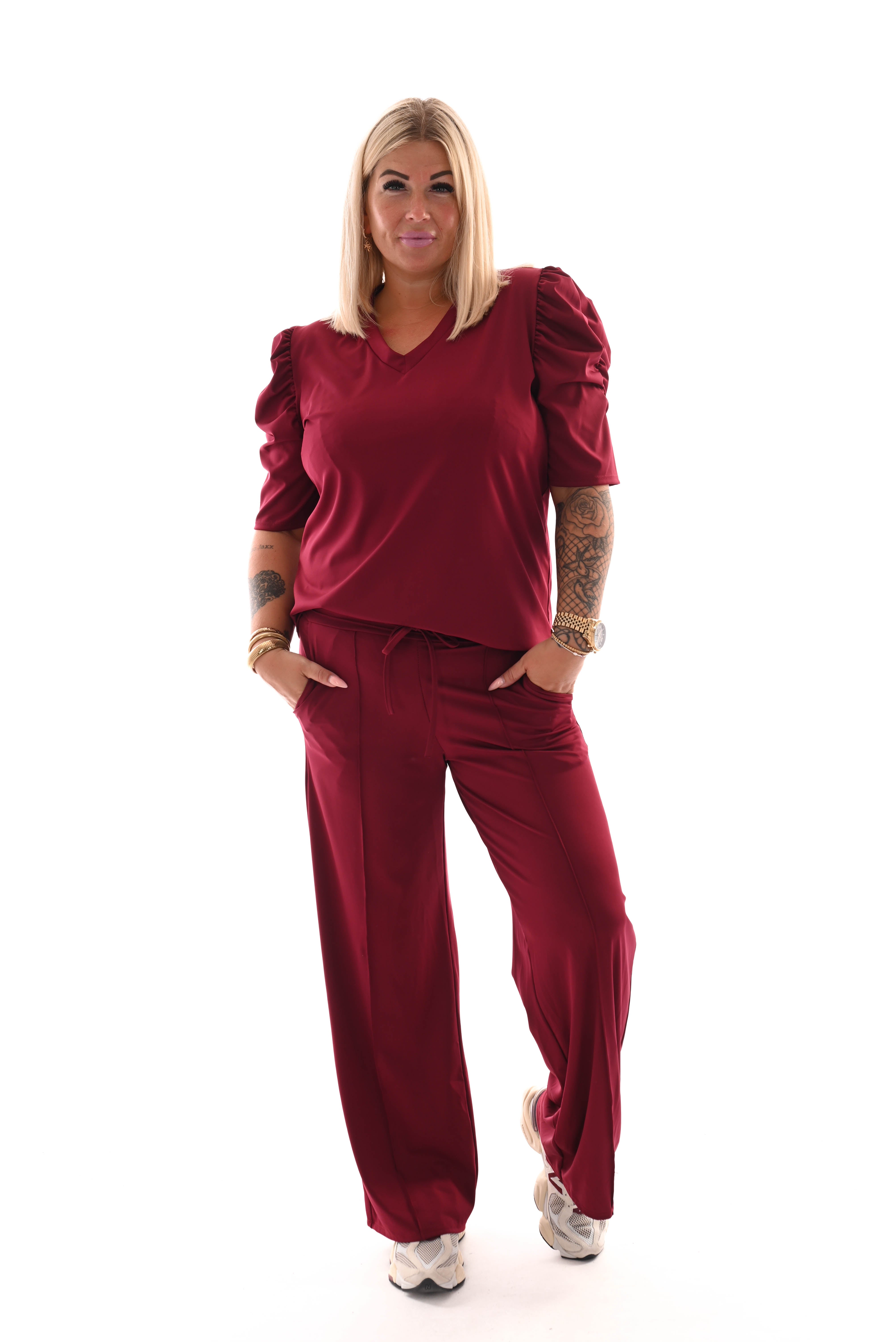 Tweedelig set gedrapeerde mouwen bordeaux