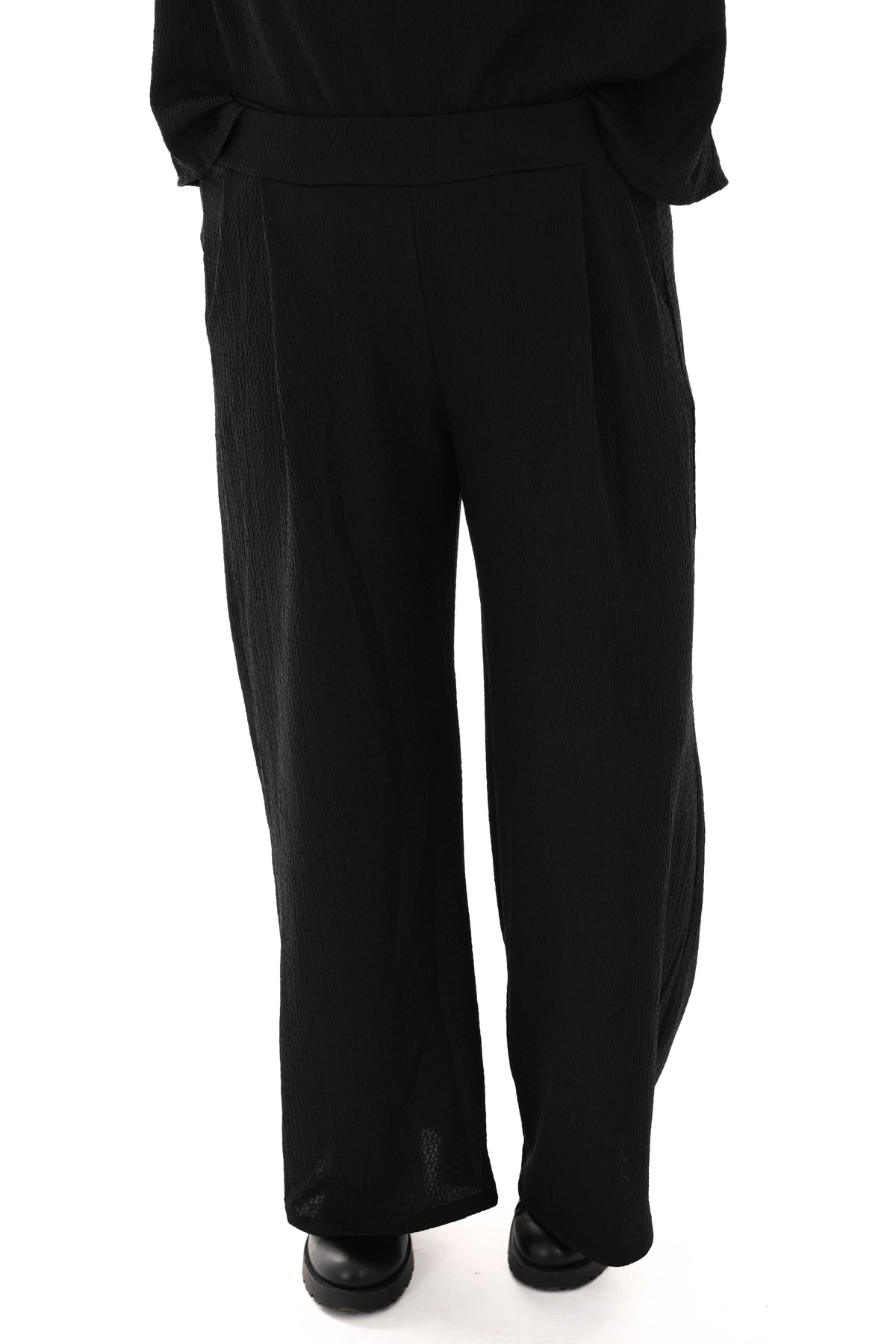 Tweedelig crepe pak v-hals met kraag zwart