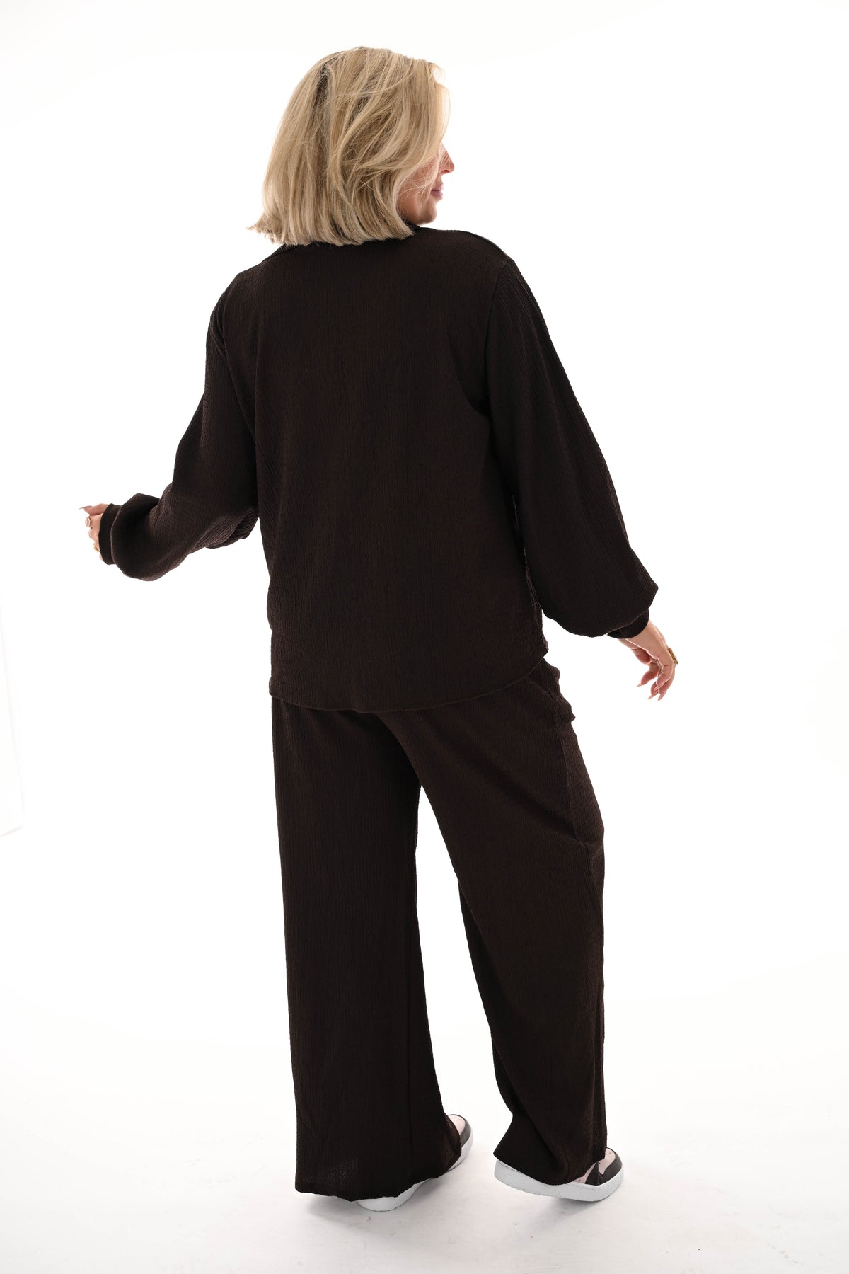 Tweedelig crepe pak v-hals met kraag donkerbruin