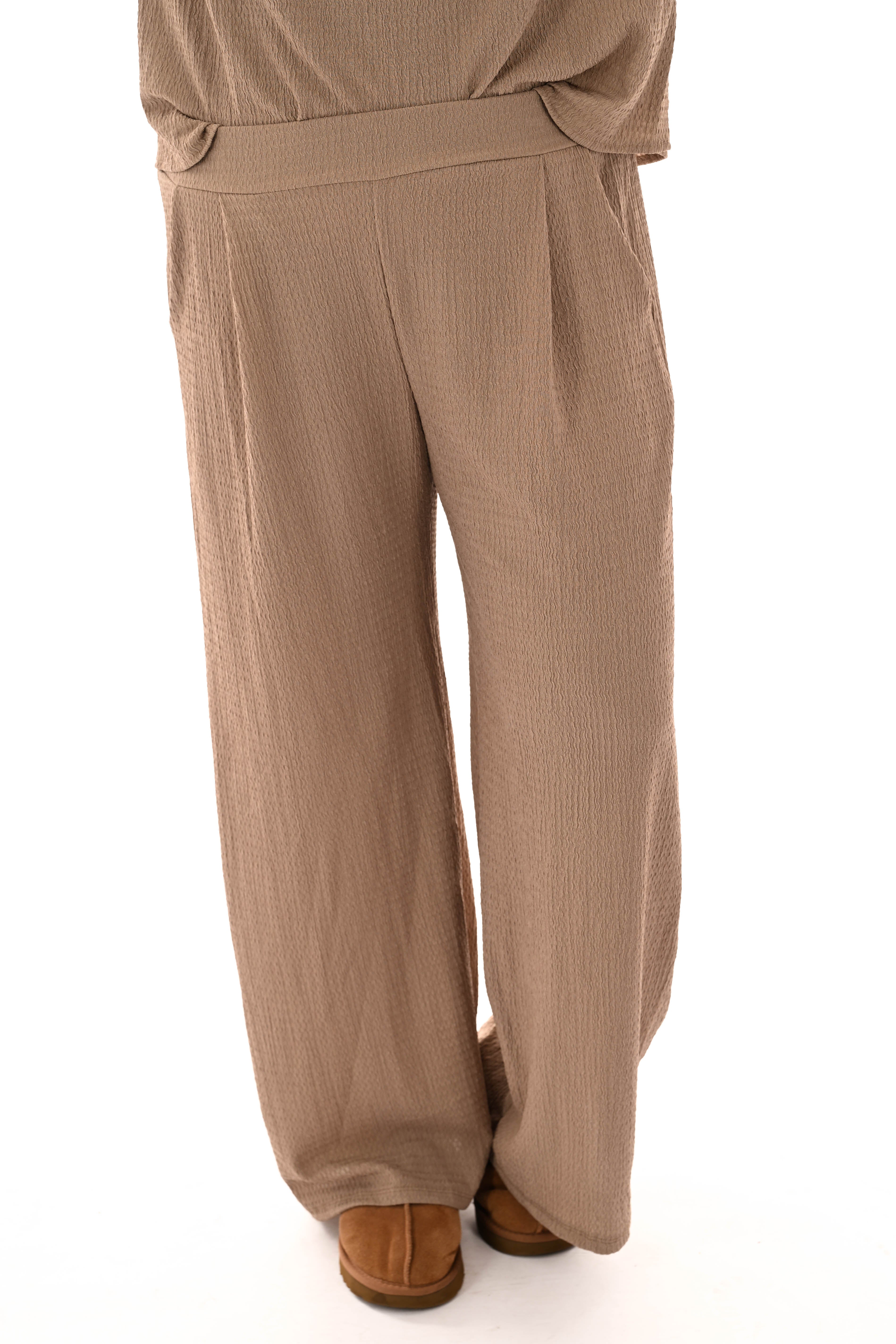 Tweedelig crepe pak v-hals met kraag beige