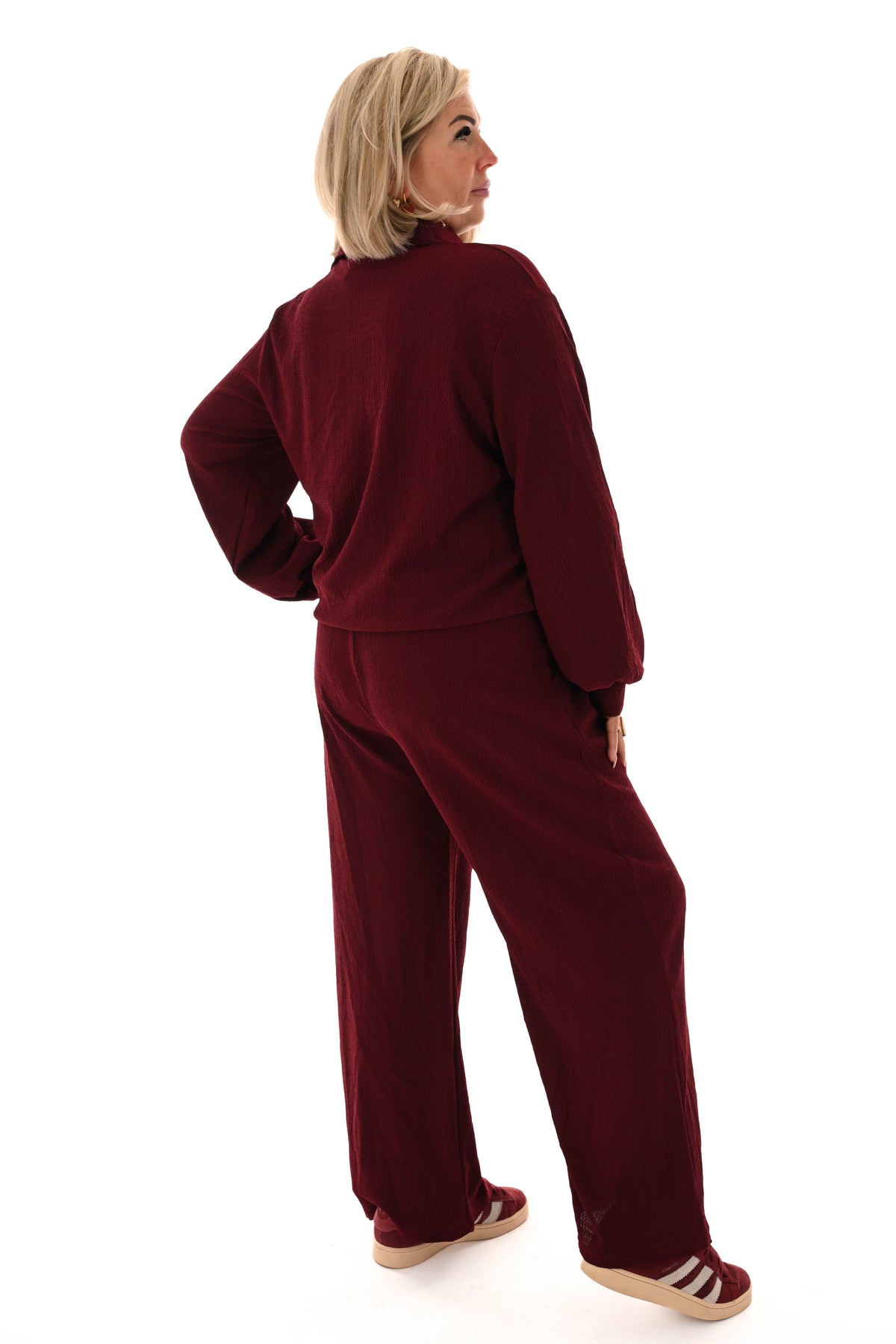 Tweedelig crepe pak v-hals met kraag bordeaux