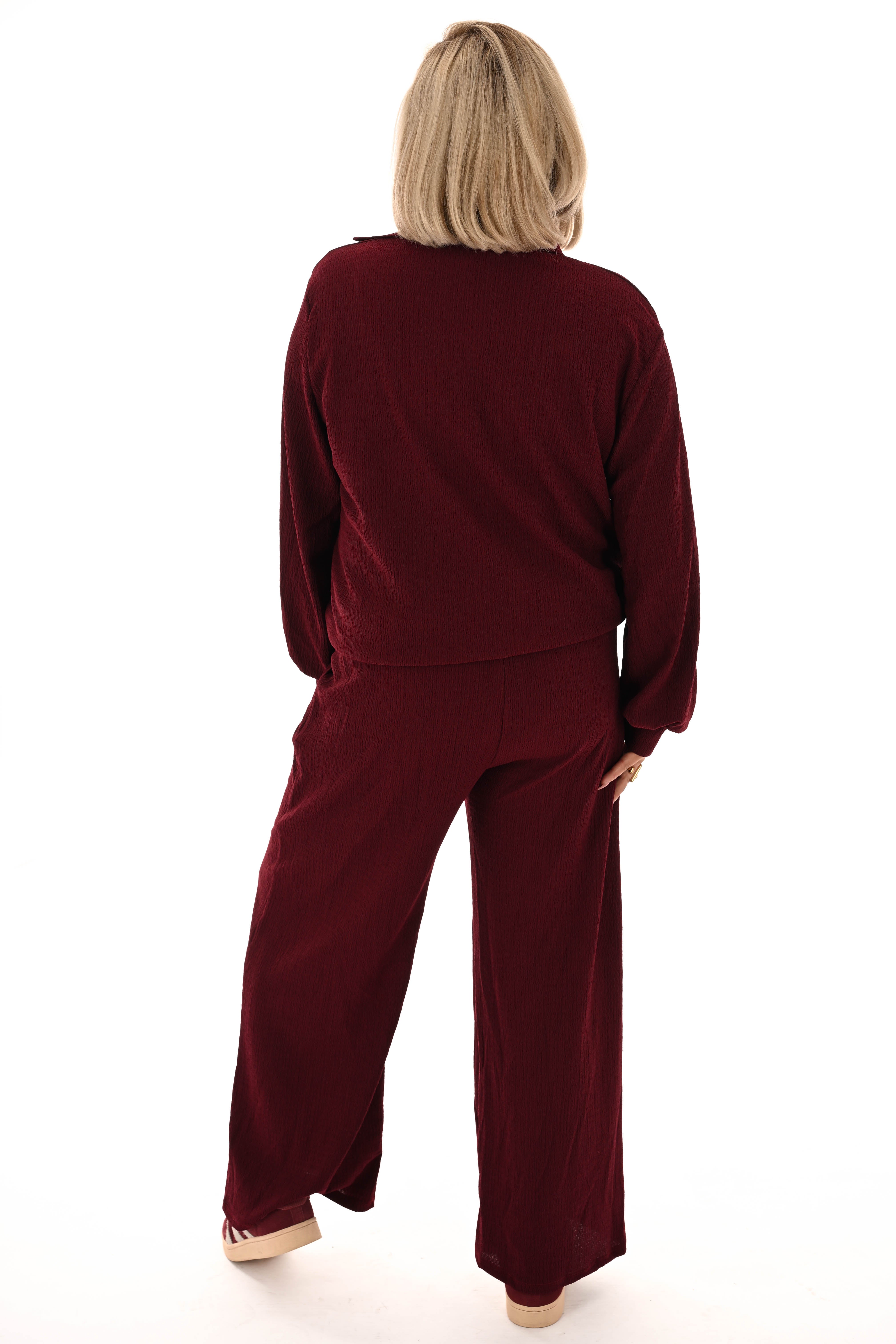 Tweedelig crepe pak v-hals met kraag bordeaux