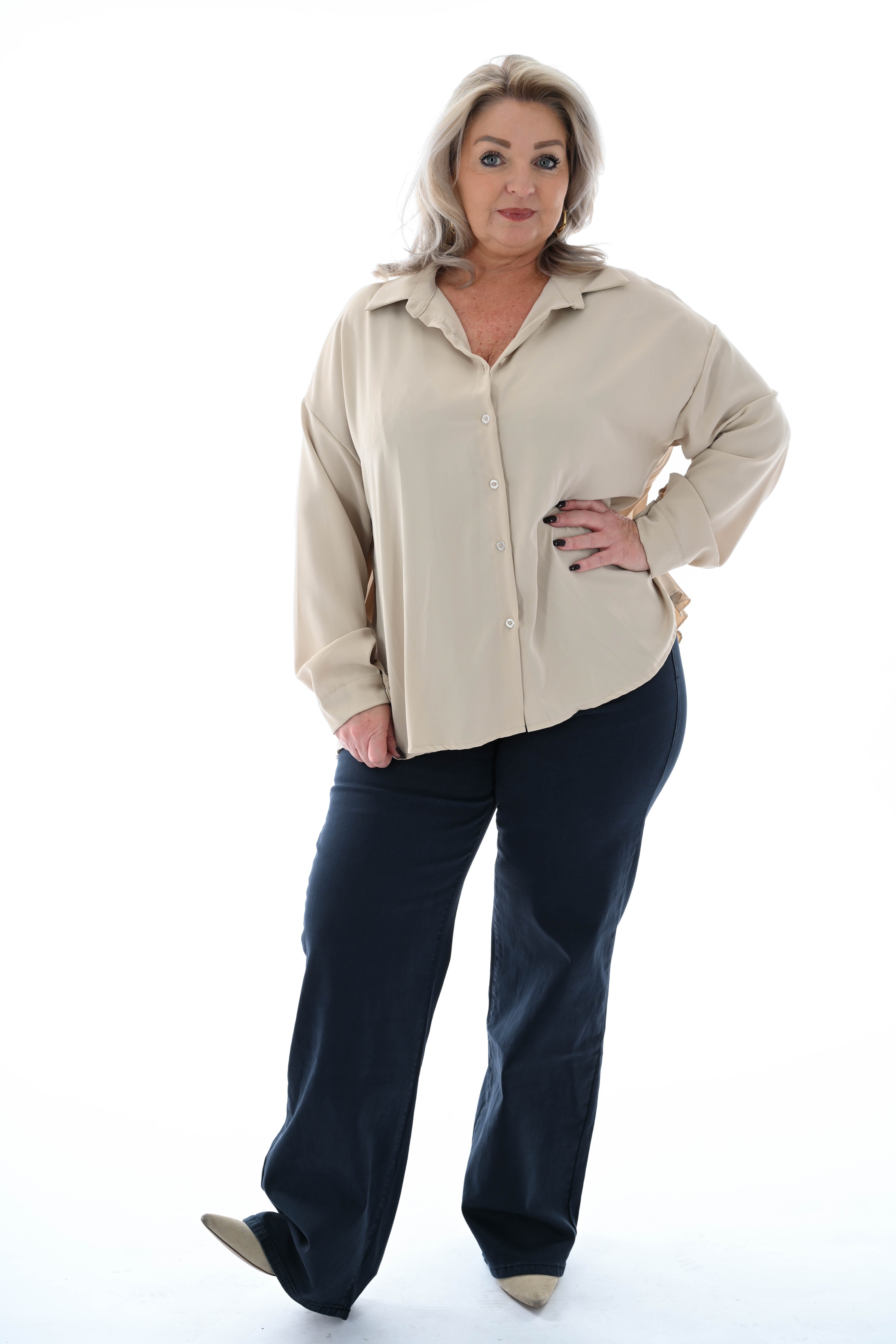 Doorknoop blouse uni plisse rug beige