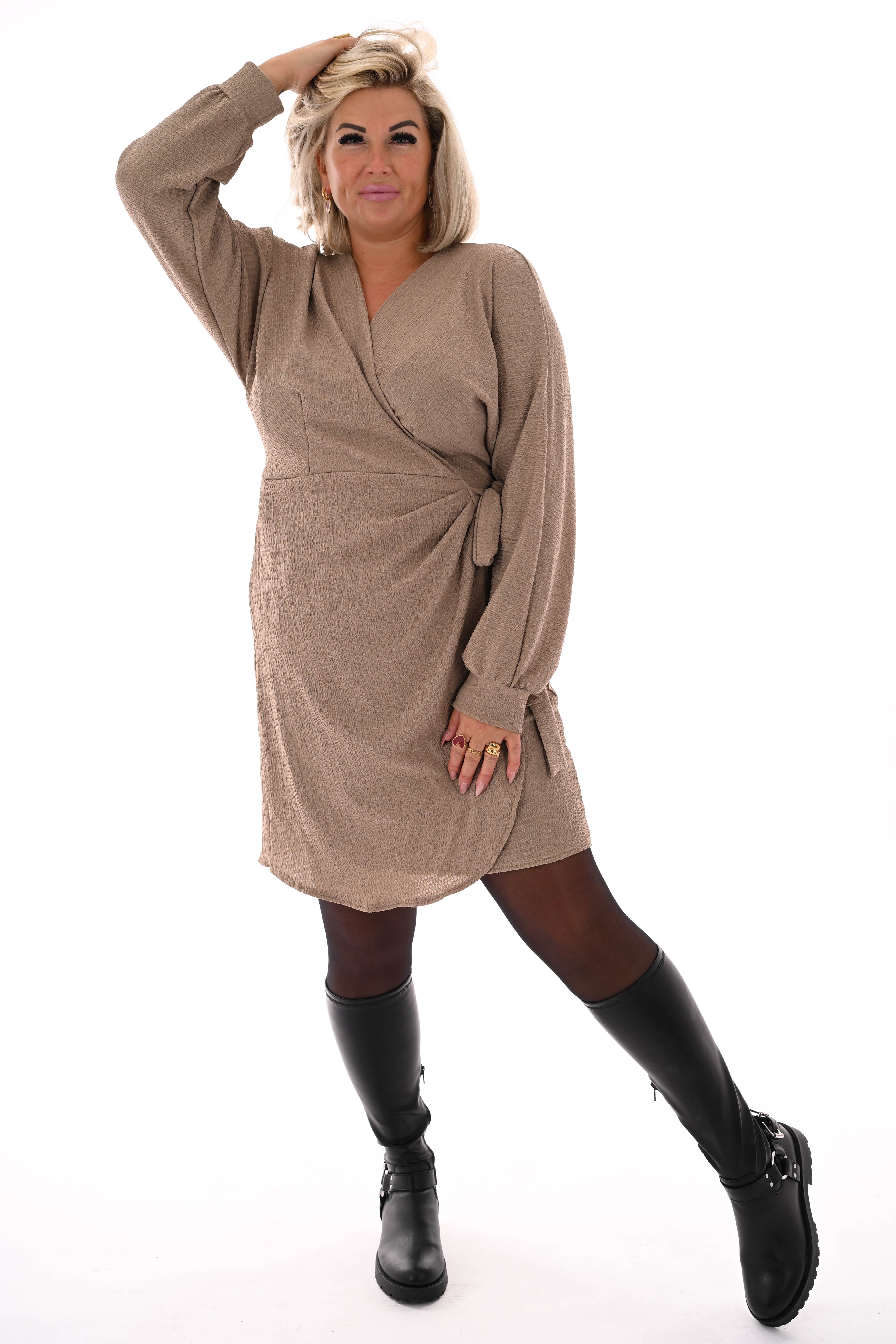 Korte jurk crepe met strik beige