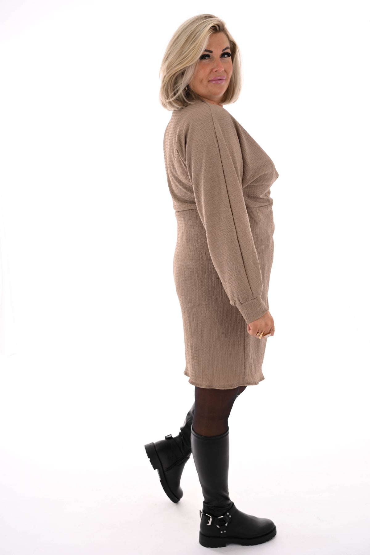 Korte jurk crepe met strik beige