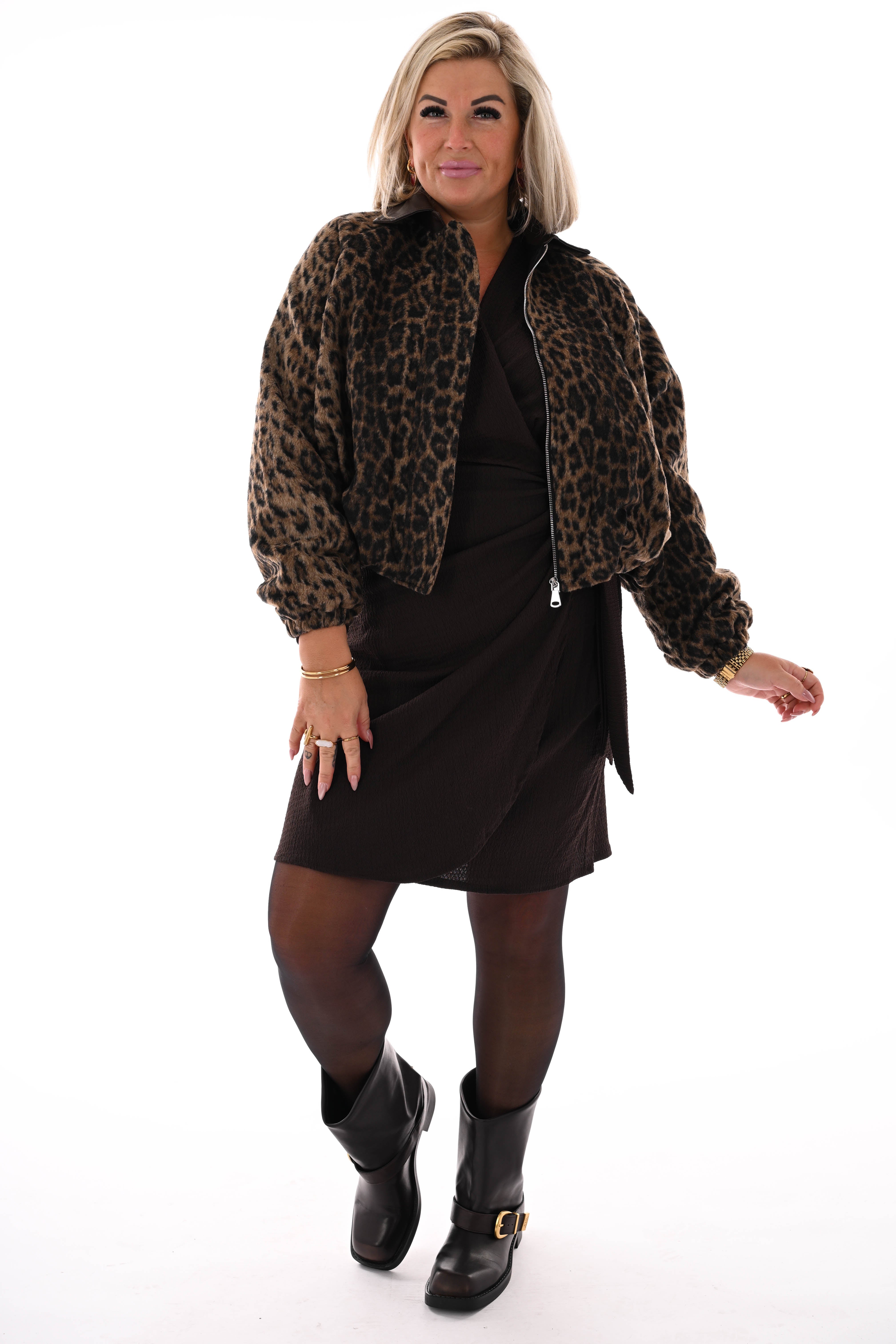 Korte panterprint bomber bruin