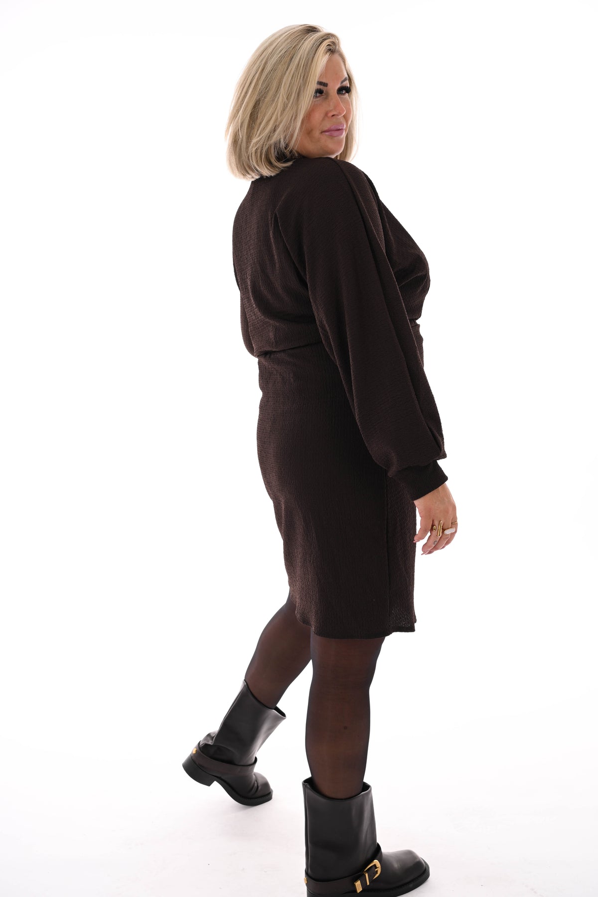 Korte jurk crepe met strik donkerbruin
