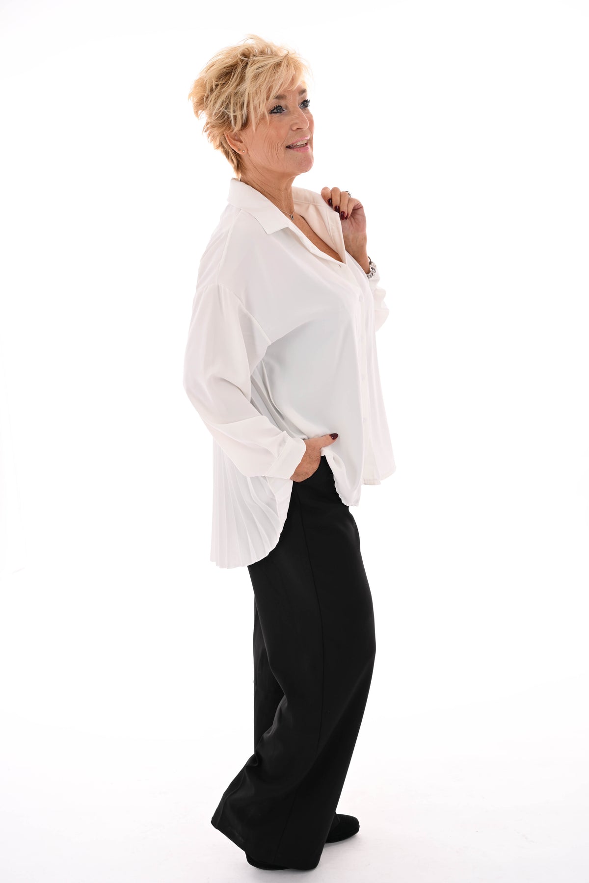 Doorknoop blouse uni plisse rug roomwit