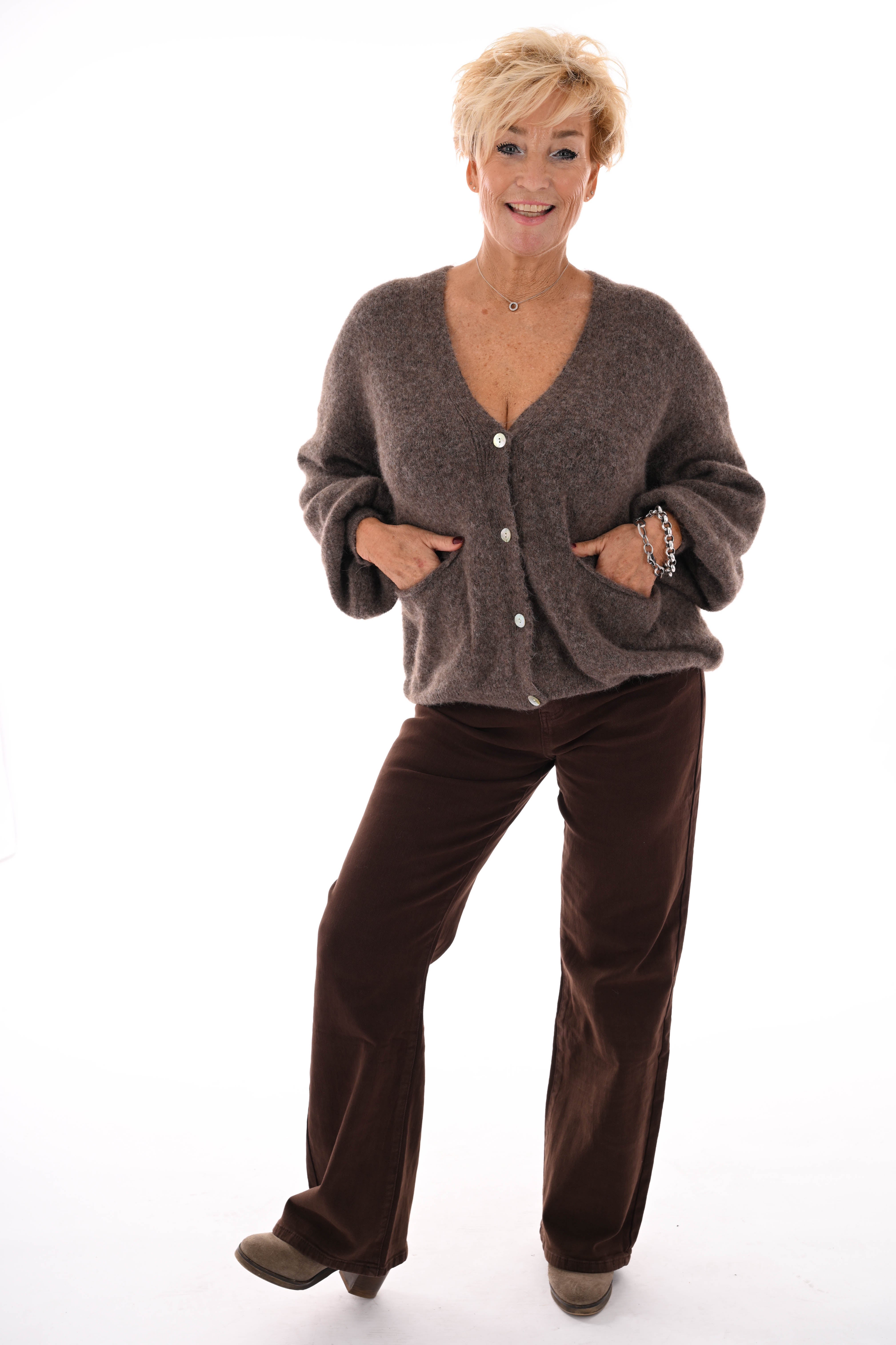 Kort gebreid vest pofmouwen taupe