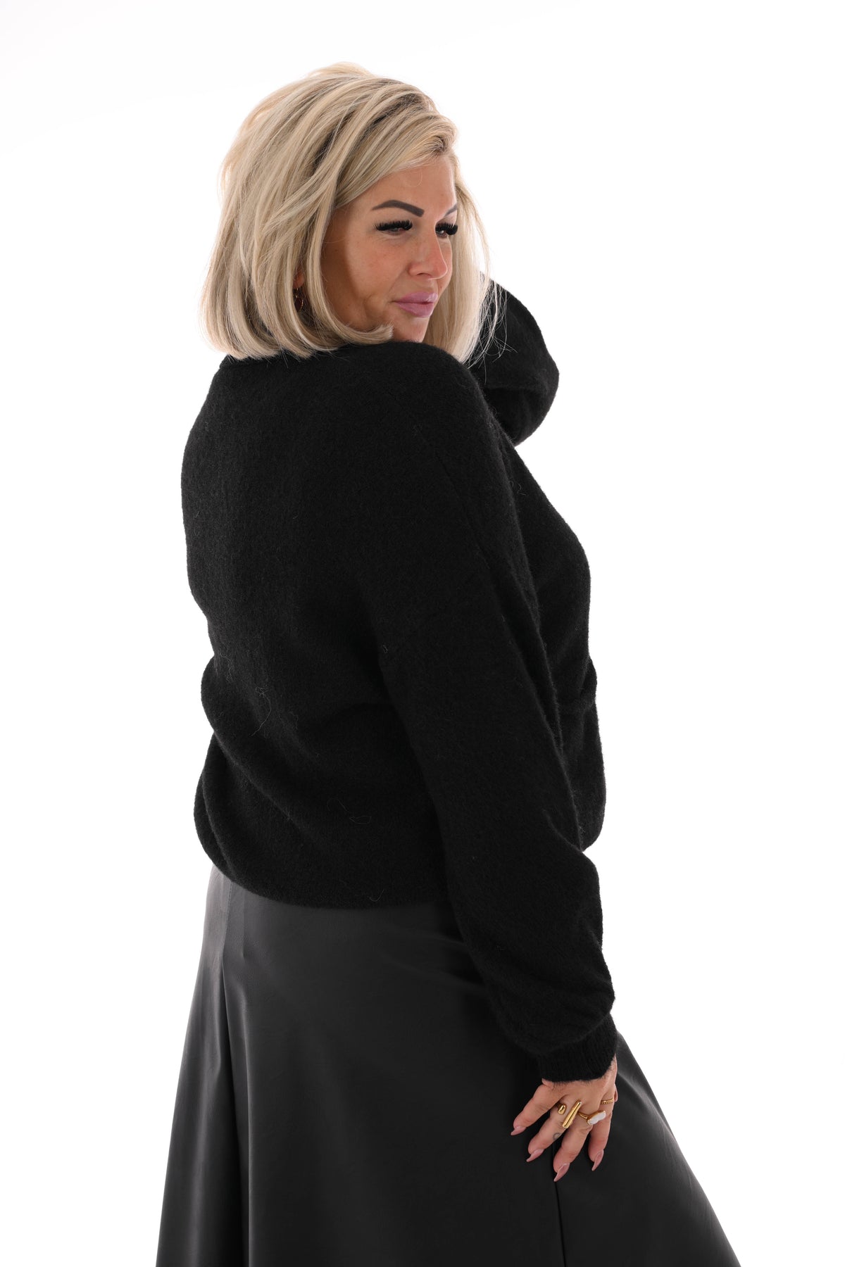 Kort gebreid vest pofmouwen zwart