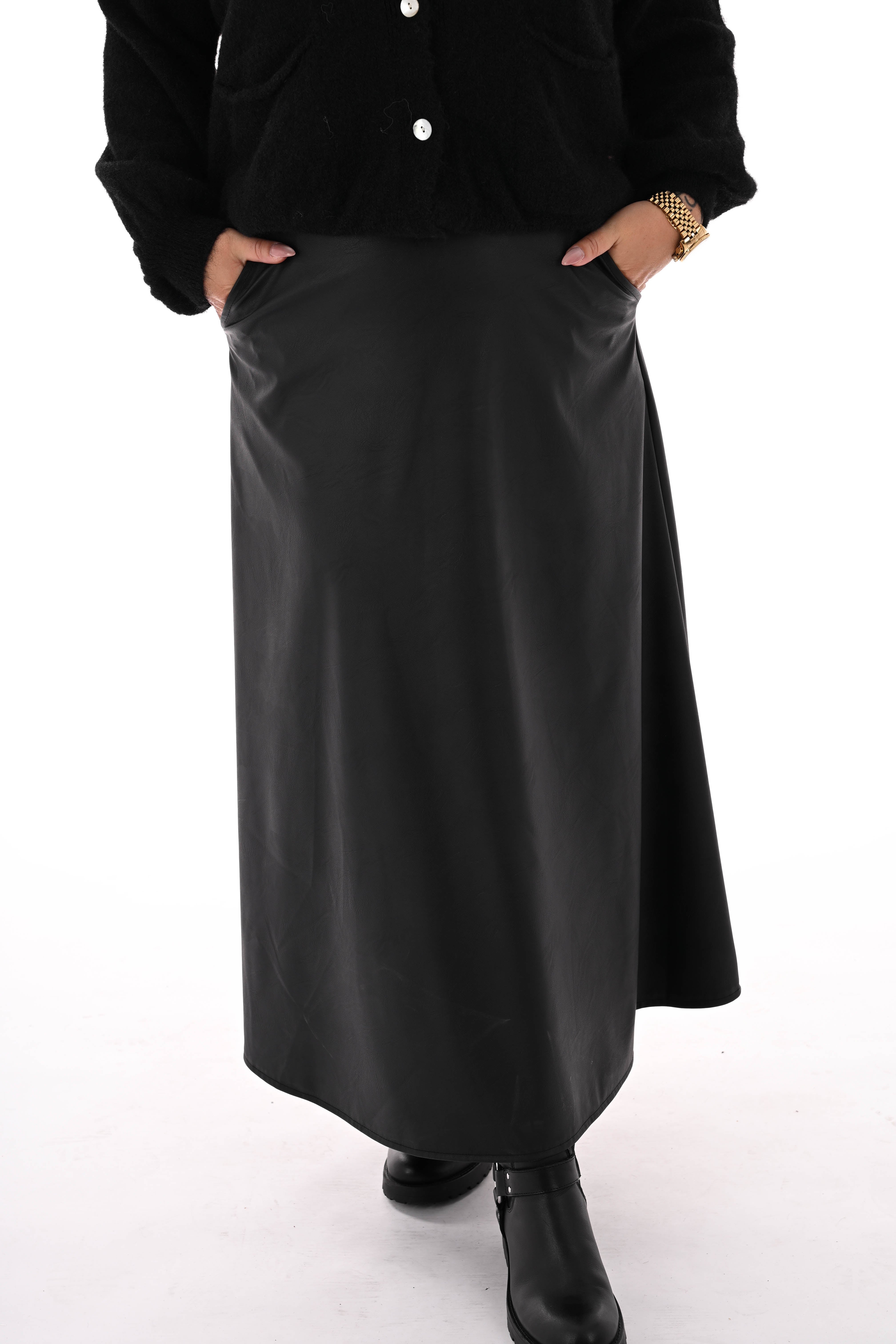 Lange leatherlook rok zwart